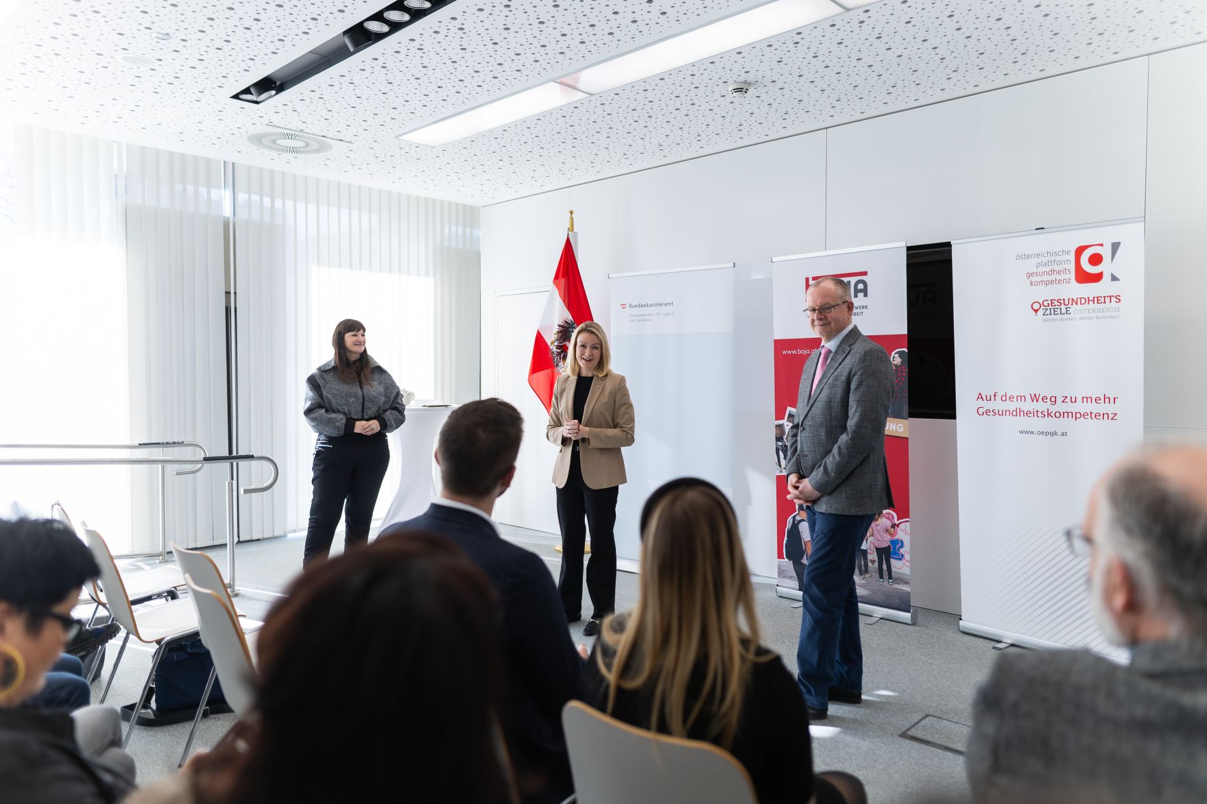 Am 4. Februar 2025 wurden Urkunden f&uuml;r die &bdquo;Gesundheitskompetente offene Jugendarbeit&ldquo; &uuml;ber die Sektion VI des Bundeskanzleramtes verliehen.