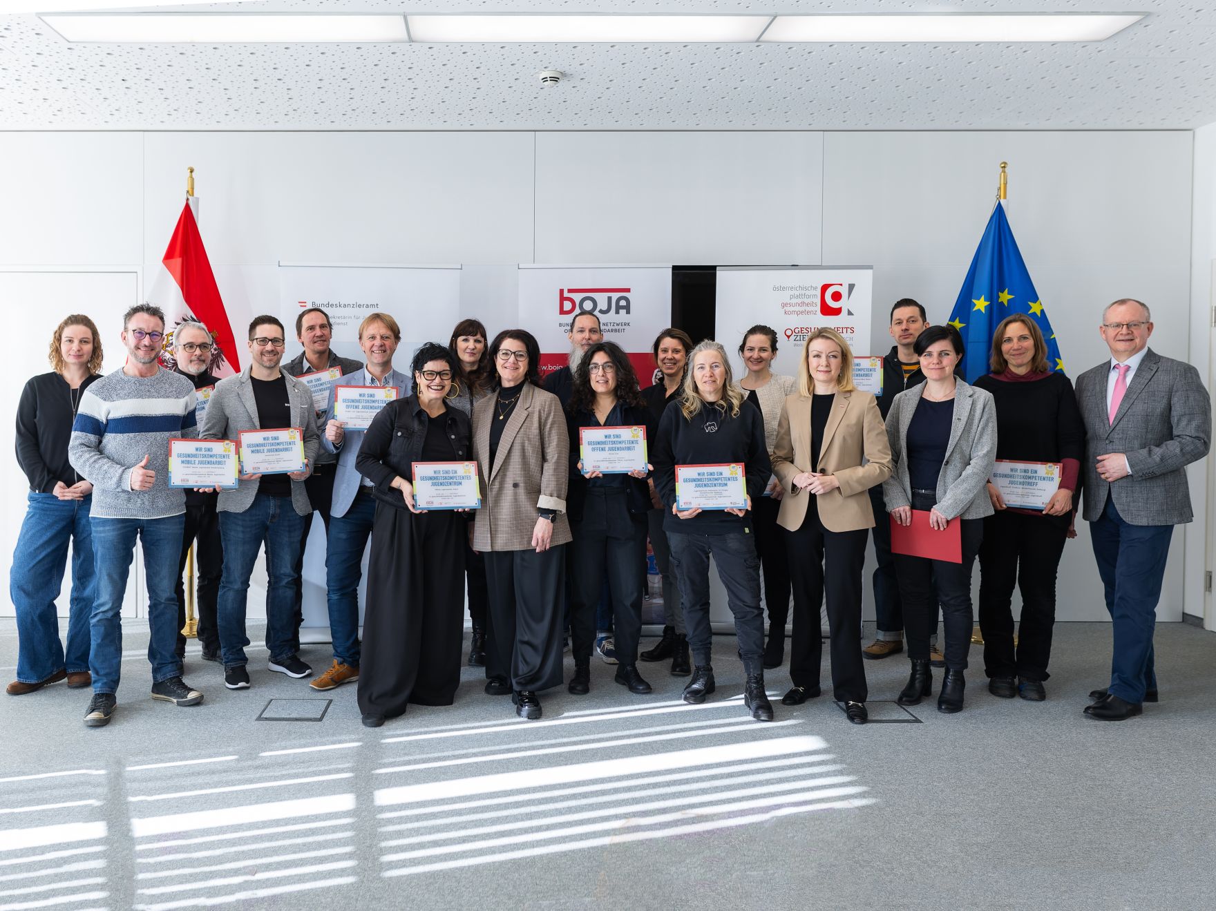 Am 4. Februar 2025 wurden Urkunden f&uuml;r die &bdquo;Gesundheitskompetente offene Jugendarbeit&ldquo; &uuml;ber die Sektion VI des Bundeskanzleramtes verliehen.