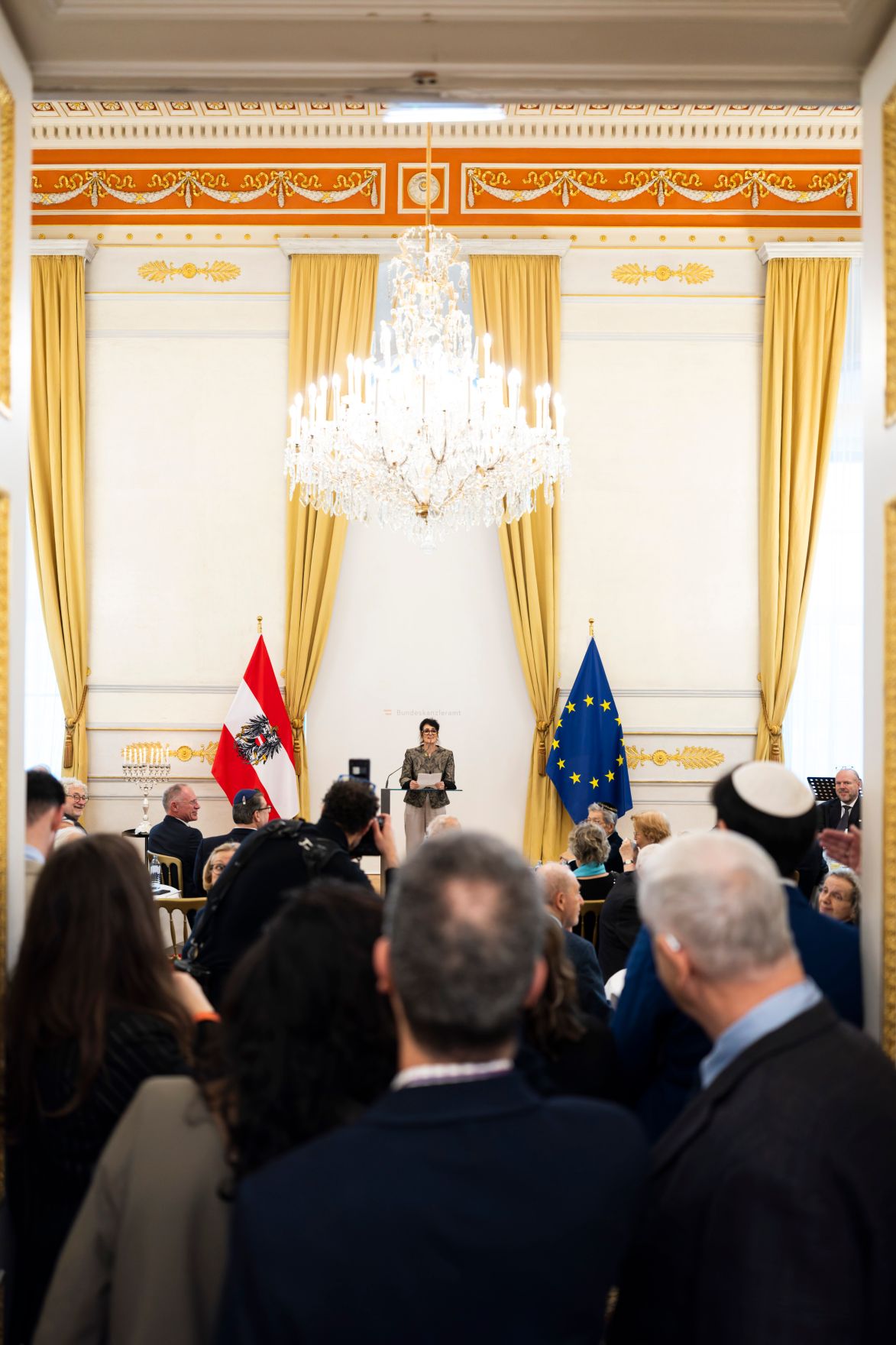 Am 10. Dezember 2025 fand ein Abendempfang anl&auml;sslich der Feierlichkeiten zum Chanukka Fest im Bundeskanzleramt statt.