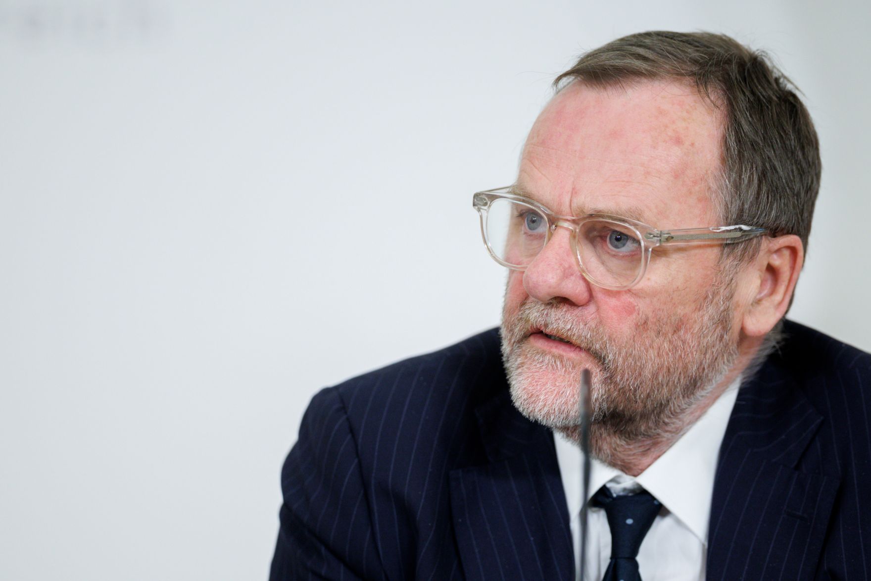 Am 11. M&auml;rz 2026 nahmen Bundesminister Markus Marterbauer, Bundesminister Wolfgang Hattmannsdorfer und Staatssekret&auml;r Josef Schellhorn (im Bild) am Pressefoyer nach dem Ministerrat teil.