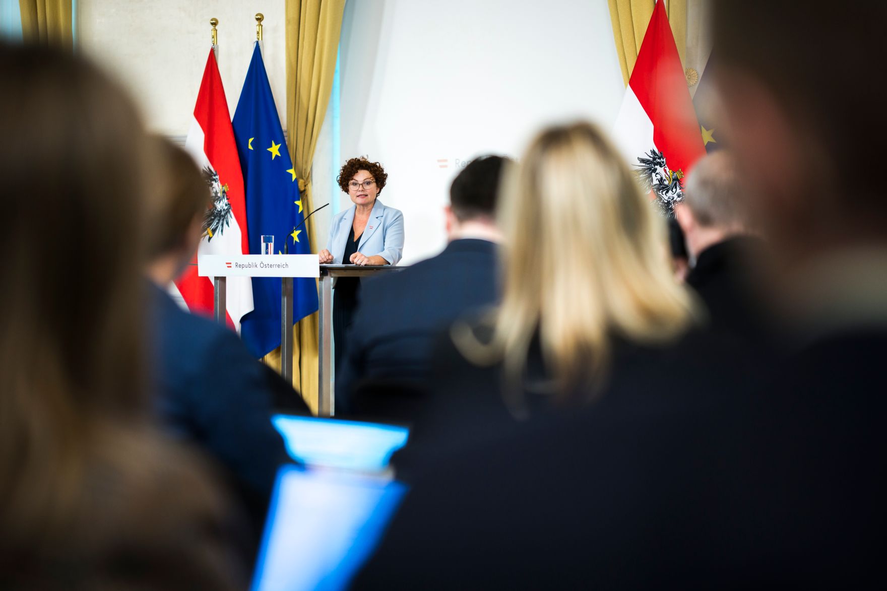 Am 30. September nahm Staatssekret&auml;rin Elisabeth Zehetner (im Bild) am Pressefoyer nach dem Ministerrat teil.