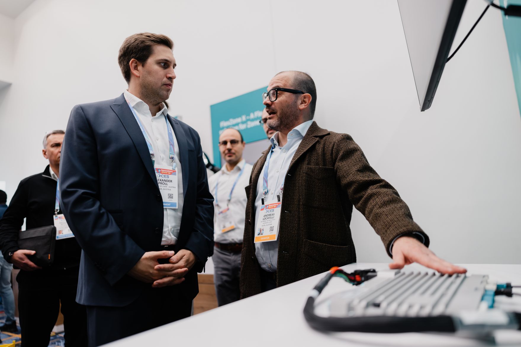 Am 6. J&auml;nner 2026 setzte Staatssekret&auml;r Alexander Pr&ouml;ll (2.v.l.) seinen mehrt&auml;gigen Arbeitsbesuch in den Vereinigten Staaten von Amerika fort. Im Bild bei der CES 2026.