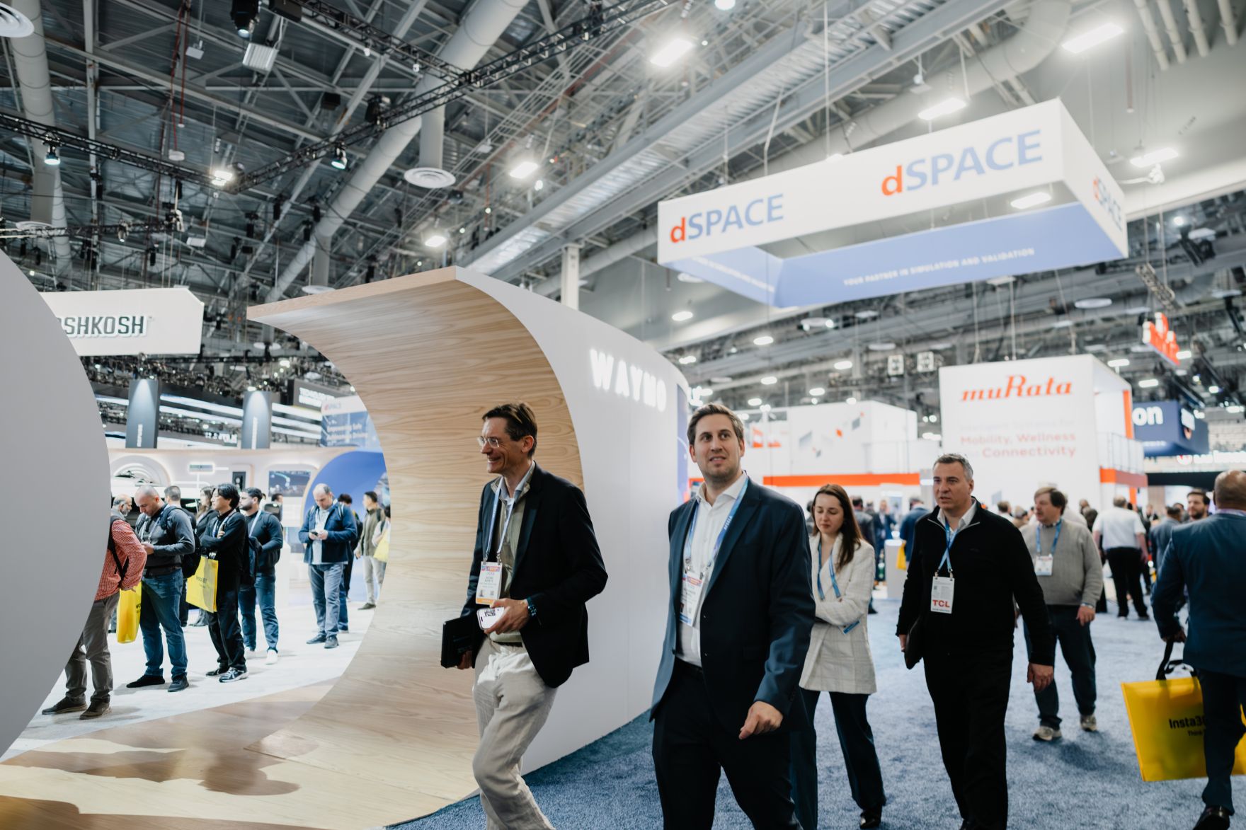 Am 6. J&auml;nner 2026 setzte Staatssekret&auml;r Alexander Pr&ouml;ll (m.r.) seinen mehrt&auml;gigen Arbeitsbesuch in den Vereinigten Staaten von Amerika fort. Im Bild bei der CES 2026.