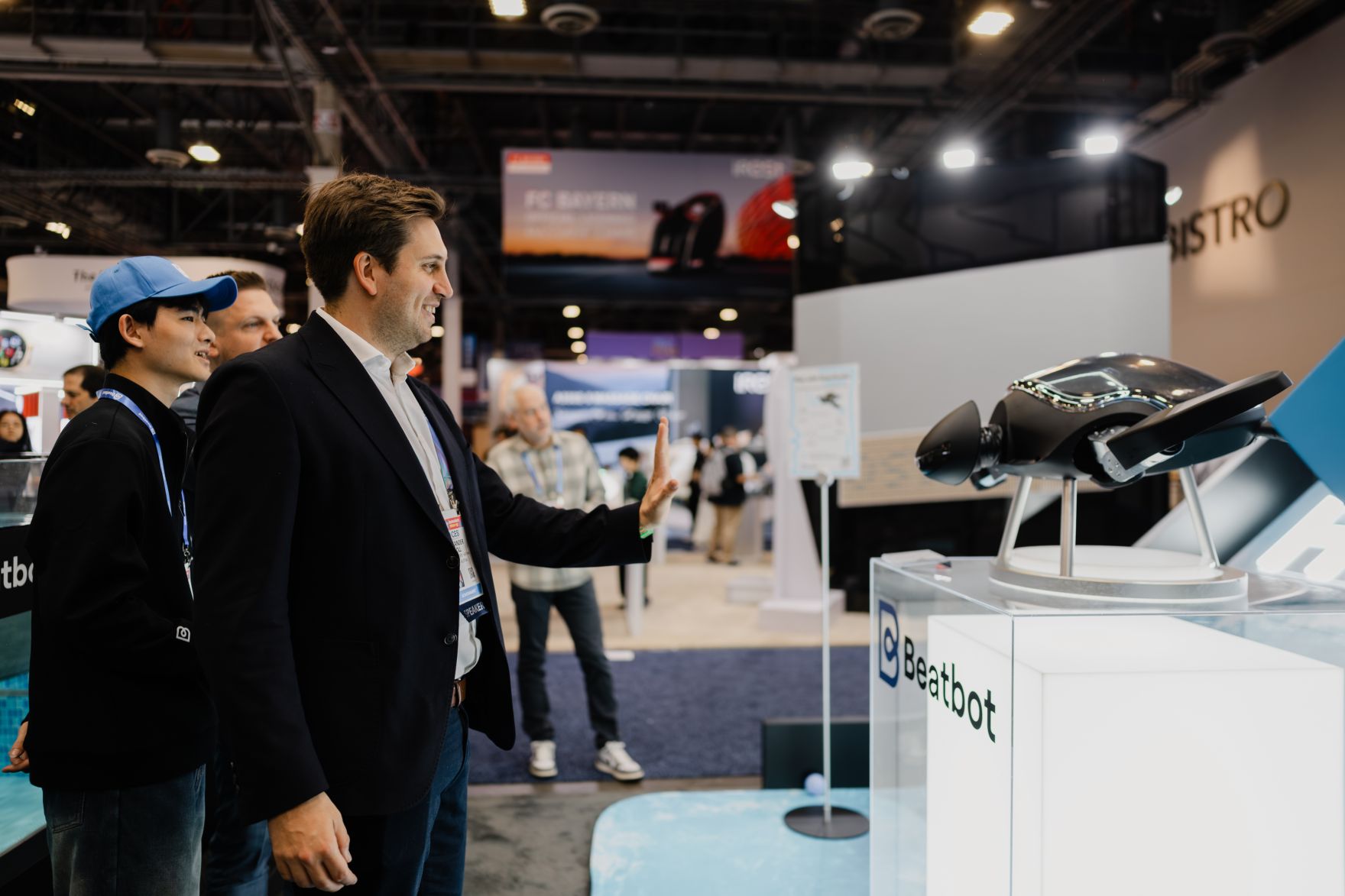 Am 6. J&auml;nner 2026 setzte Staatssekret&auml;r Alexander Pr&ouml;ll (3.v.l.) seinen mehrt&auml;gigen Arbeitsbesuch in den Vereinigten Staaten von Amerika fort. Im Bild bei der CES 2026.