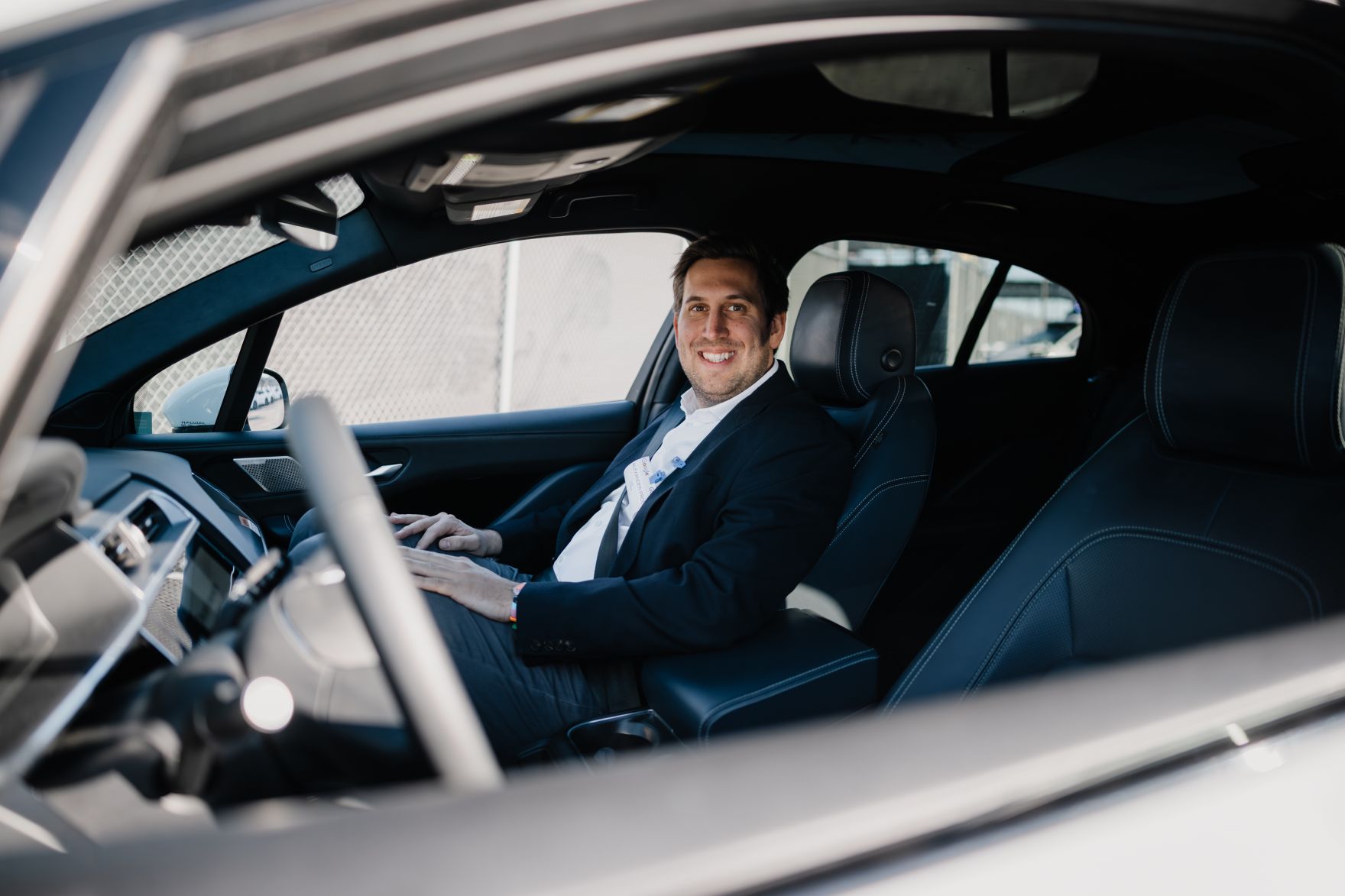 Am 8. J&auml;nner 2026 setzte Staatssekret&auml;r Alexander Pr&ouml;ll (im Bild) seinen mehrt&auml;gigen Arbeitsbesuch in den Vereinigten Staaten von Amerika fort. Im Bild bei einem Betriebsbesuch von Waymo.