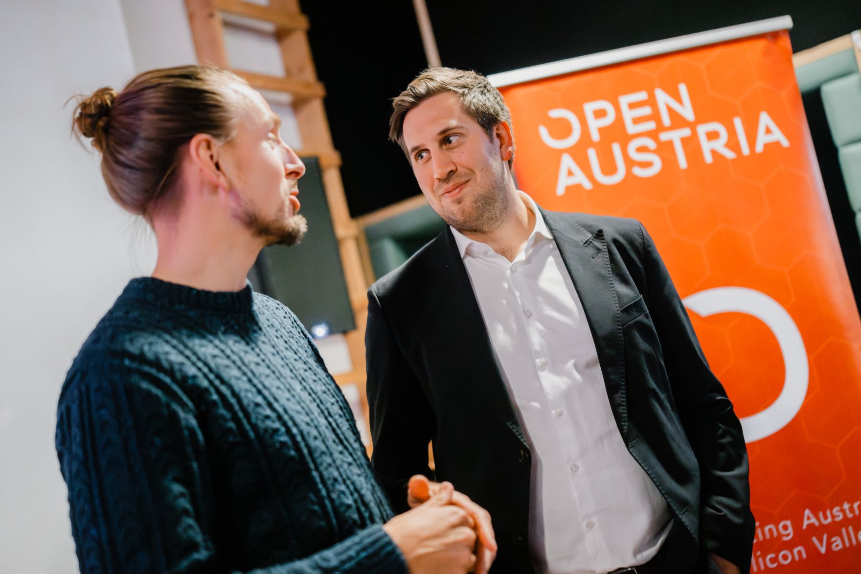 Am 8. J&auml;nner 2026 setzte Staatssekret&auml;r Alexander Pr&ouml;ll (r.) seinen mehrt&auml;gigen Arbeitsbesuch in den Vereinigten Staaten von Amerika fort. Im Bild bei einem Netzwerkempfang im House of A.I..