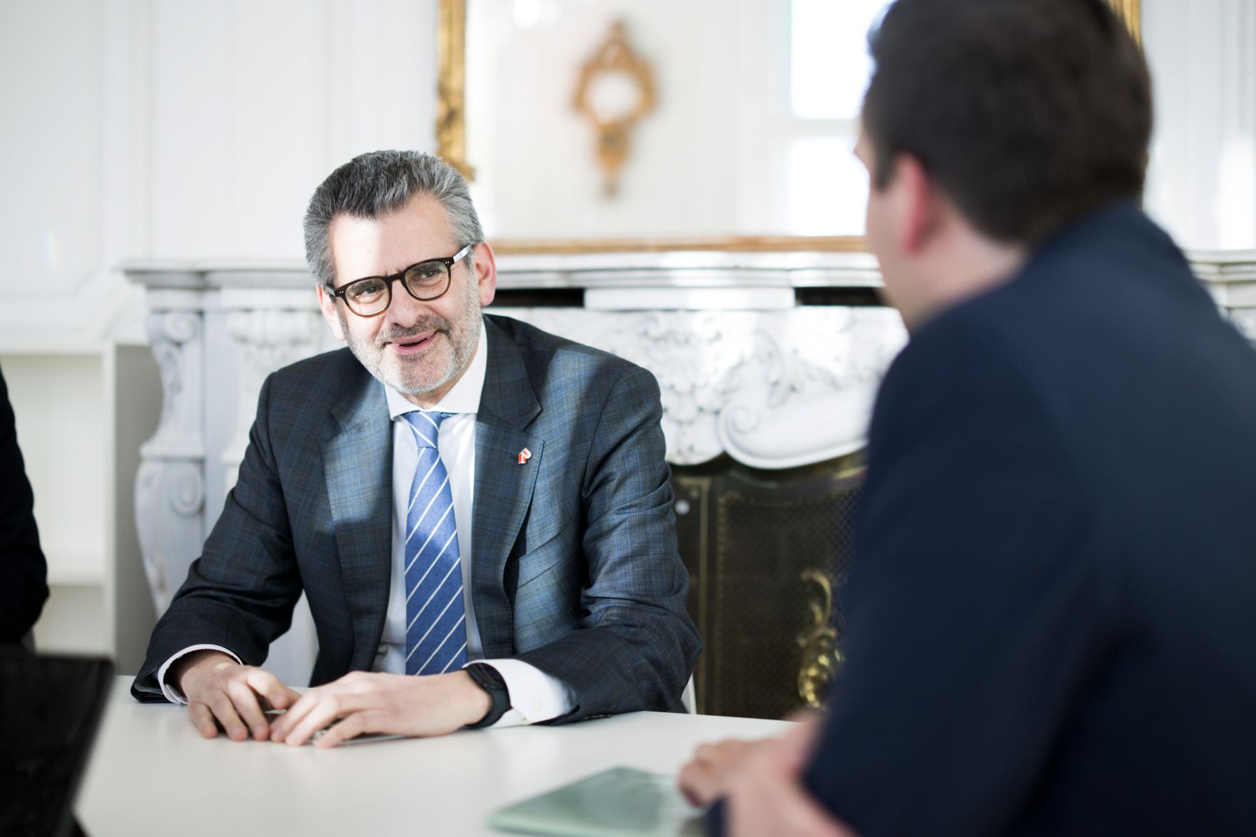 Am 3. April 2025 empfing Staatssekret&auml;r Alexander Pr&ouml;ll (r.) den Pr&auml;sidenten des &Ouml;RAK, Armenak Utudjian (l.) zu einem Arbeitsgespr&auml;ch.