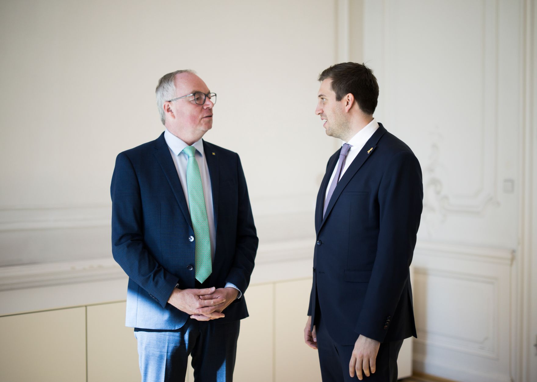 Am 3. April 2025 empfing Staatssekret&auml;r Alexander Pr&ouml;ll (r.) den Landeshauptfrau-Stellvertreter von Nieder&ouml;sterreich, Stephan Pernkopf (l.) zu einem Arbeitsgespr&auml;ch.