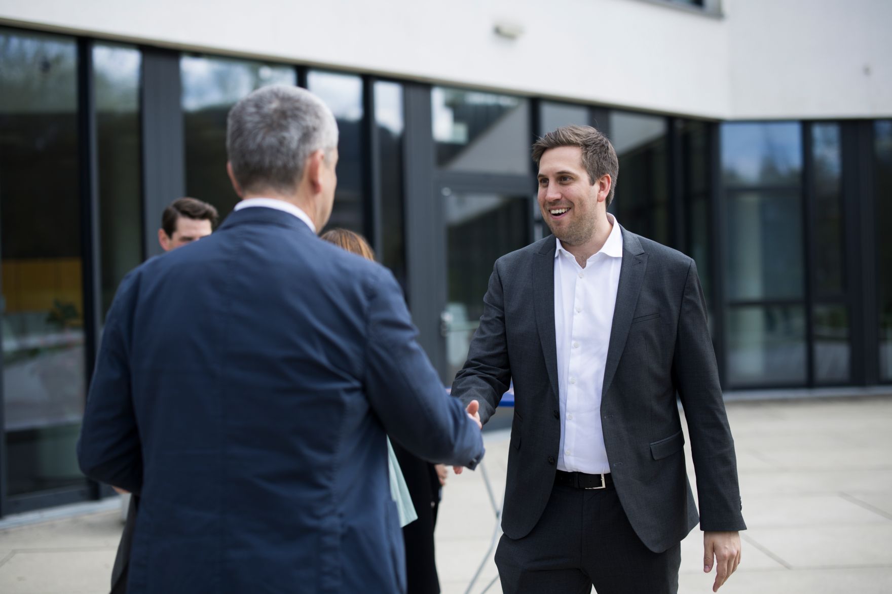 Am 10. April 2025 besuchte Staatssekret&auml;r Alexander Pr&ouml;ll (r.) im Rahmen seines Bundesl&auml;ndertages die Lakeside Science &amp; Technology Park GmbH.