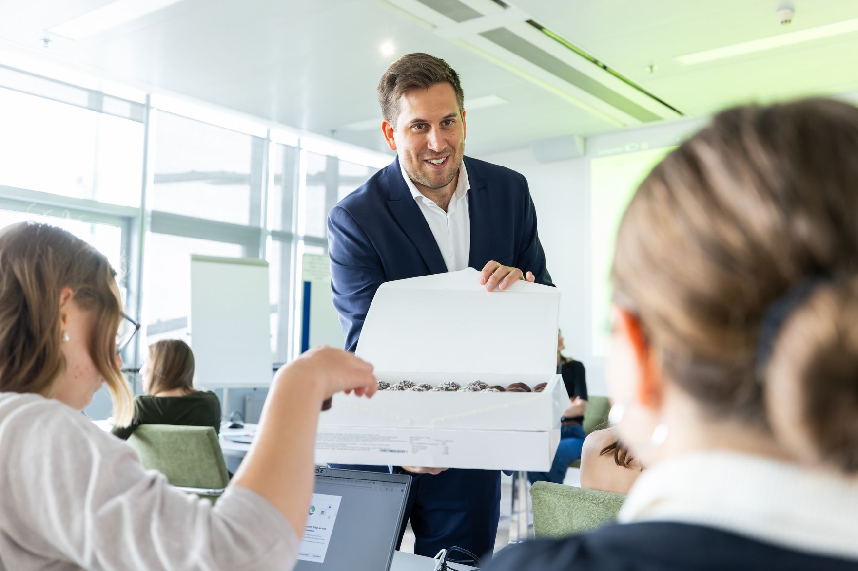 Am 24. April 2025 fand der Girls' Day in der Verwaltungsakademie des Bundes statt. Im Bild Staatssekret&auml;r Alexander Pr&ouml;ll (m.).