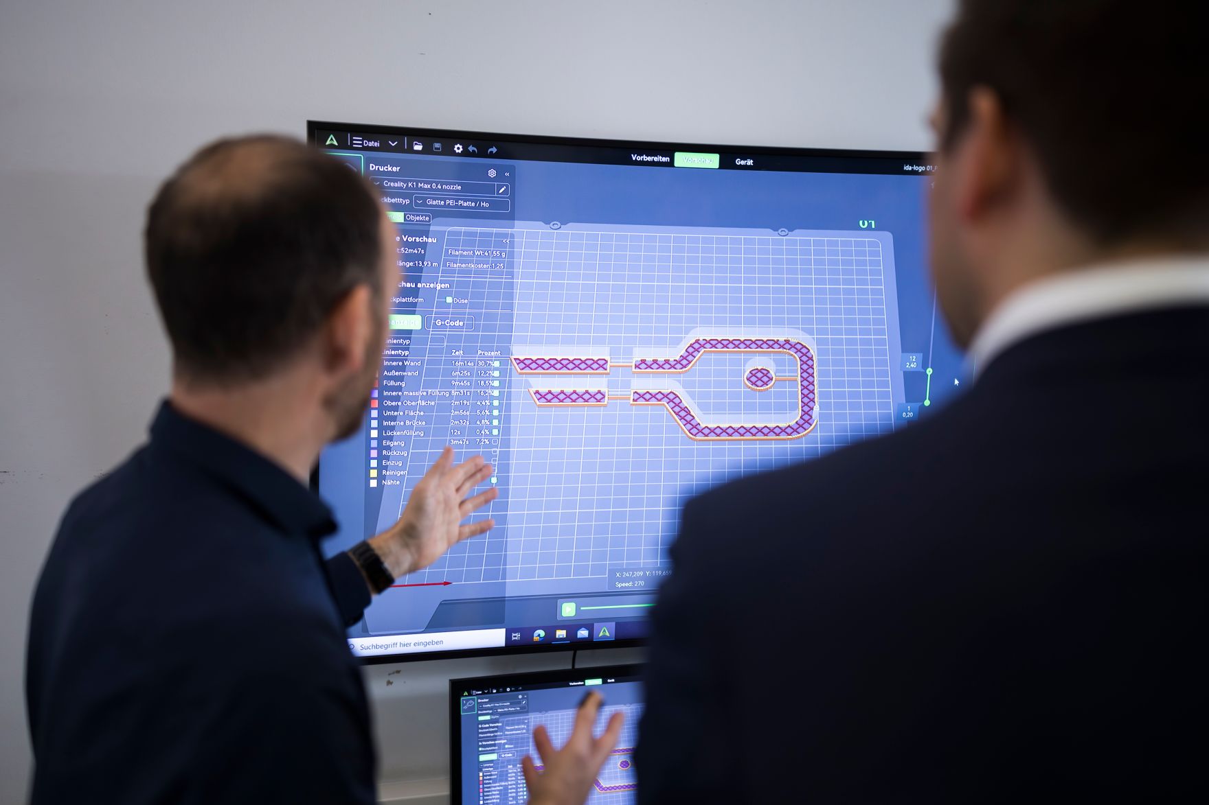 Am 2. Mai 2025 besuchte Staatssekret&auml;r Alexander Pr&ouml;ll (r.) im Rahmen seines Bundesl&auml;ndertages die FH Kufstein Tirol.