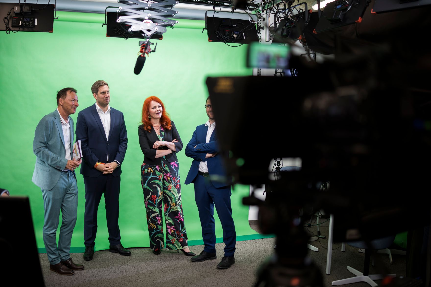 Am 2. Mai 2025 besuchte Staatssekret&auml;r Alexander Pr&ouml;ll (2.v.l.) im Rahmen seines Bundesl&auml;ndertages die FH Kufstein Tirol.