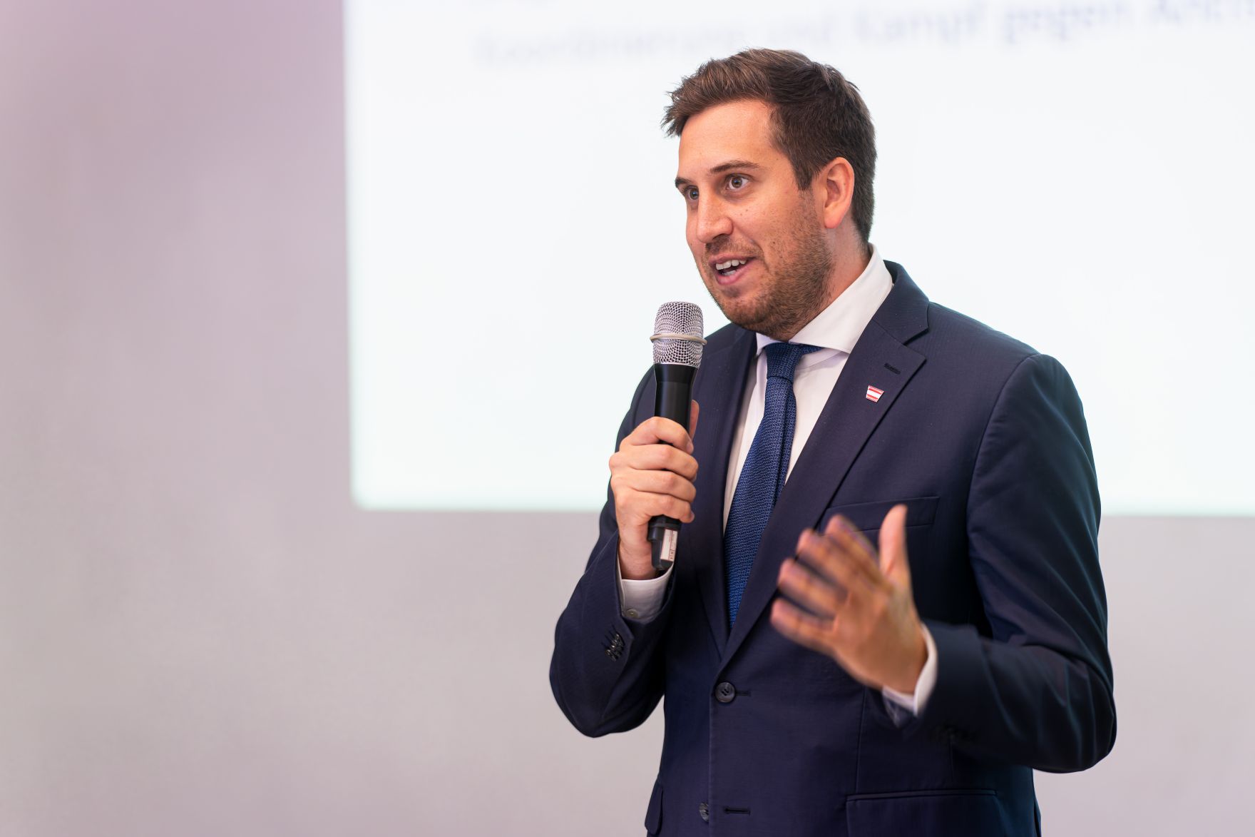 Am 5. Mai 2025 nahm Staatssekret&auml;r Alexander Pr&ouml;ll (im Bild) an der Veranstaltung &bdquo;20 Jahre Cross Mentoring&ldquo; teil.