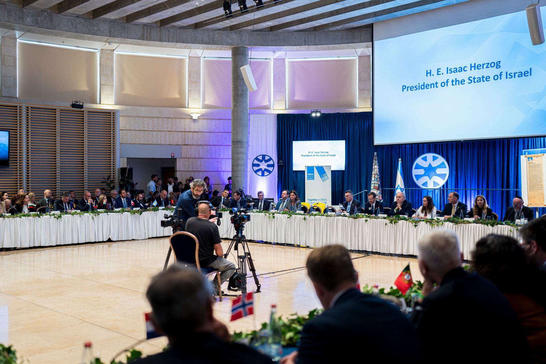 Am 26. Mai 2025 reiste Staatssekret&auml;r Alexander Pr&ouml;ll zu einem mehrt&auml;gigen Arbeitsbesuch nach Israel. Im Bild bei der Teilnahme an der internationalen Antisemitismuskonferenz.