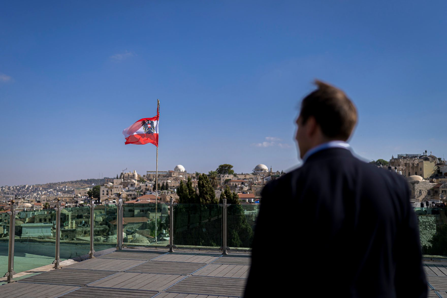 Am 26. Mai 2025 reiste Staatssekret&auml;r Alexander Pr&ouml;ll (im Bild) zu einem mehrt&auml;gigen Arbeitsbesuch nach Israel. Im Bild beim Besuch des &Ouml;sterreichischen Hospitz in Jerusalem.