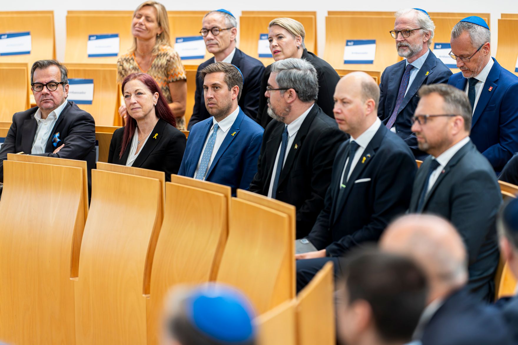 Am 26. Mai 2025 reiste Staatssekret&auml;r Alexander Pr&ouml;ll (5.v.l.) zu einem mehrt&auml;gigen Arbeitsbesuch nach Israel. Im Bild beim Besuch des &bdquo;Yad Vashem - The World Holocaust Remembrance Center&ldquo;.