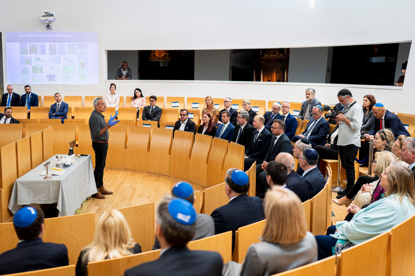 Am 26. Mai 2025 reiste Staatssekret&auml;r Alexander Pr&ouml;ll zu einem mehrt&auml;gigen Arbeitsbesuch nach Israel. Im Bild beim Besuch des &bdquo;Yad Vashem - The World Holocaust Remembrance Center&ldquo;.