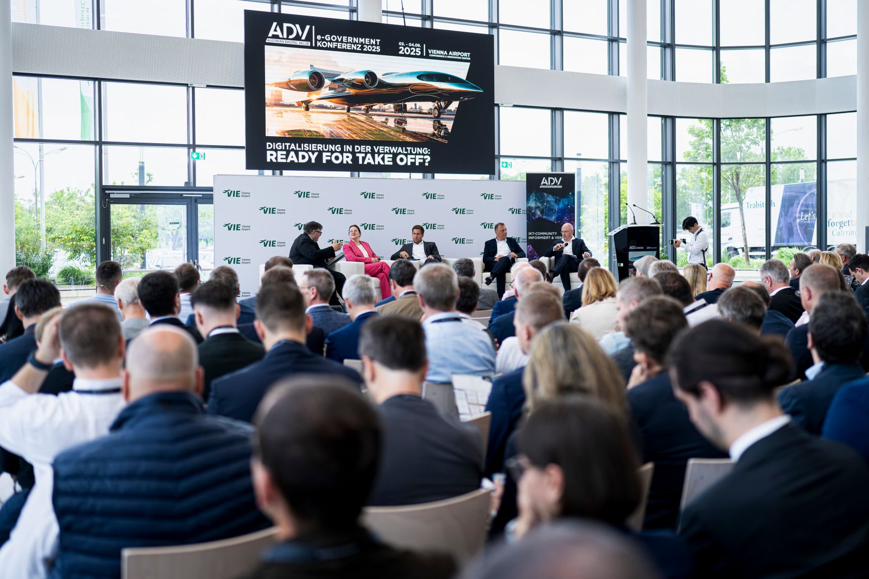 Am 3. Juni 2025 nahm Staatssekret&auml;r Alexander Pr&ouml;ll an der ADV e-Government Konferenz 2025 im &bdquo;Vienna Airport Conference &amp; Innovation Center&ldquo; teil.