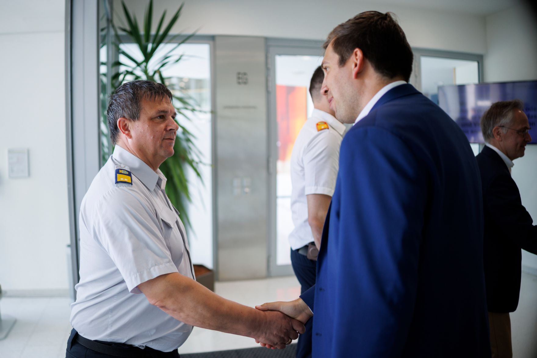 Am 5. Juni 2025 besuchte Staatssekret&auml;r Alexander Pr&ouml;ll (r.) das N&Ouml; Feuerwehr- und Sicherheitszentrum in Tulln an der Donau.