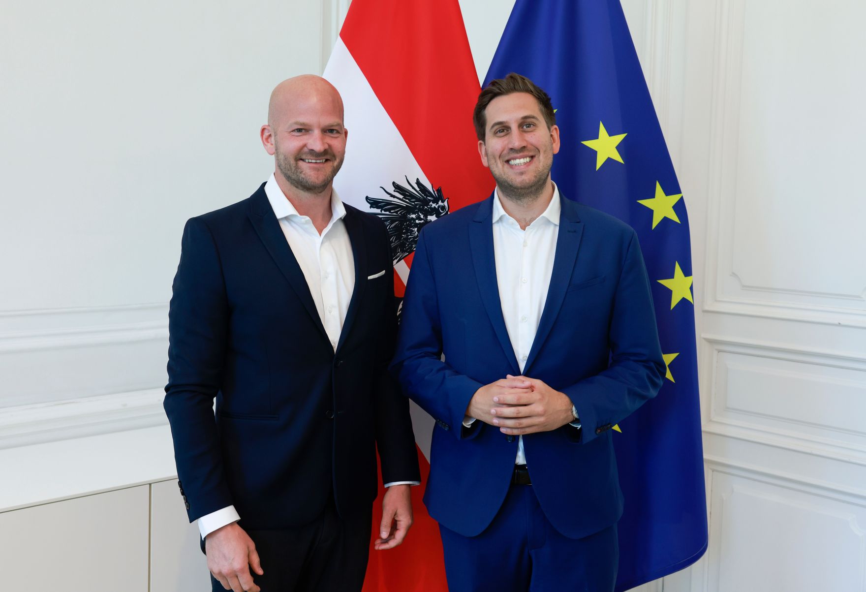 Am 18. Juni 2025 empfing Staatssekret&auml;r Alexander Pr&ouml;ll (r.) den Gesch&auml;ftsf&uuml;hrer des &Ouml;sterreichischen Kommunal-Verlags Michael Zimper (l.) zu einem Arbeitsgespr&auml;ch im Bundeskanzleramt.