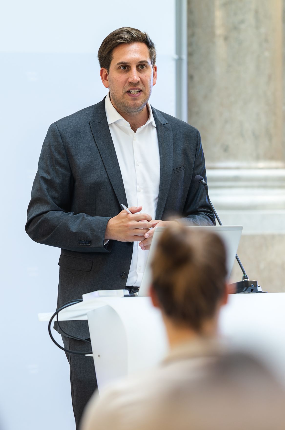 Am 23. Juni 2025 nahm Staatssekret&auml;r Alexander Pr&ouml;ll (im Bild) an der Abschlussveranstaltung des &bdquo;Cross Mentoring" Programms Jahrgang 2024/25 teil.