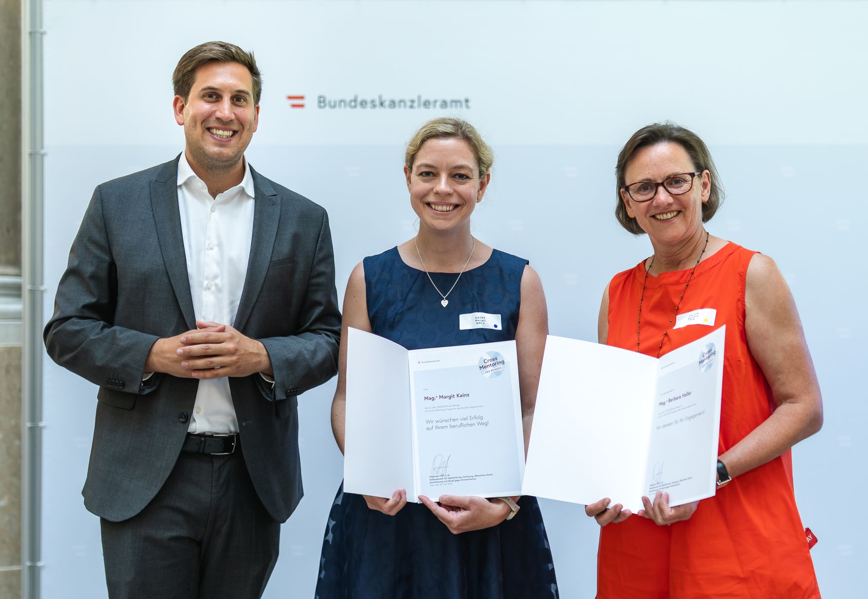 Am 23. Juni 2025 nahm Staatssekret&auml;r Alexander Pr&ouml;ll (l.) an der Abschlussveranstaltung des &bdquo;Cross Mentoring" Programms Jahrgang 2024/25 teil.