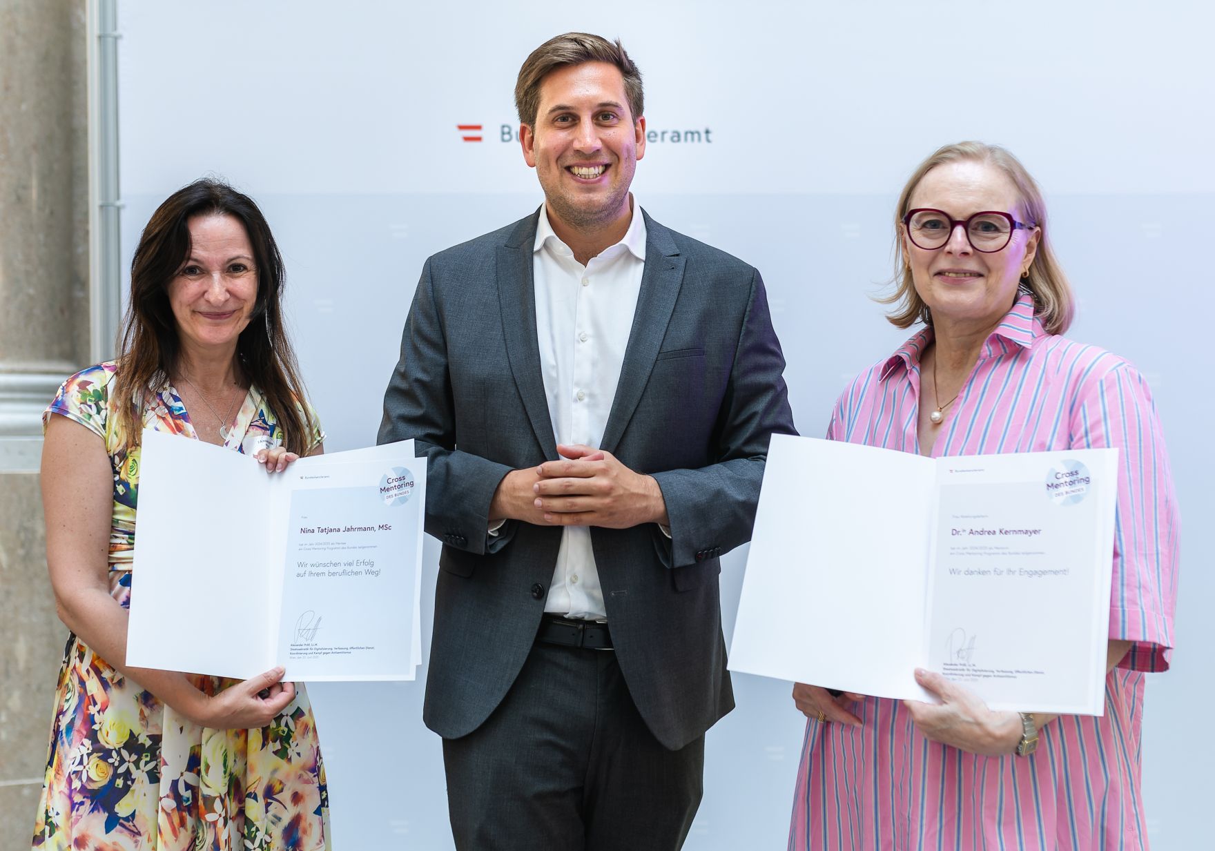 Am 23. Juni 2025 nahm Staatssekret&auml;r Alexander Pr&ouml;ll (m.) an der Abschlussveranstaltung des &bdquo;Cross Mentoring" Programms Jahrgang 2024/25 teil.