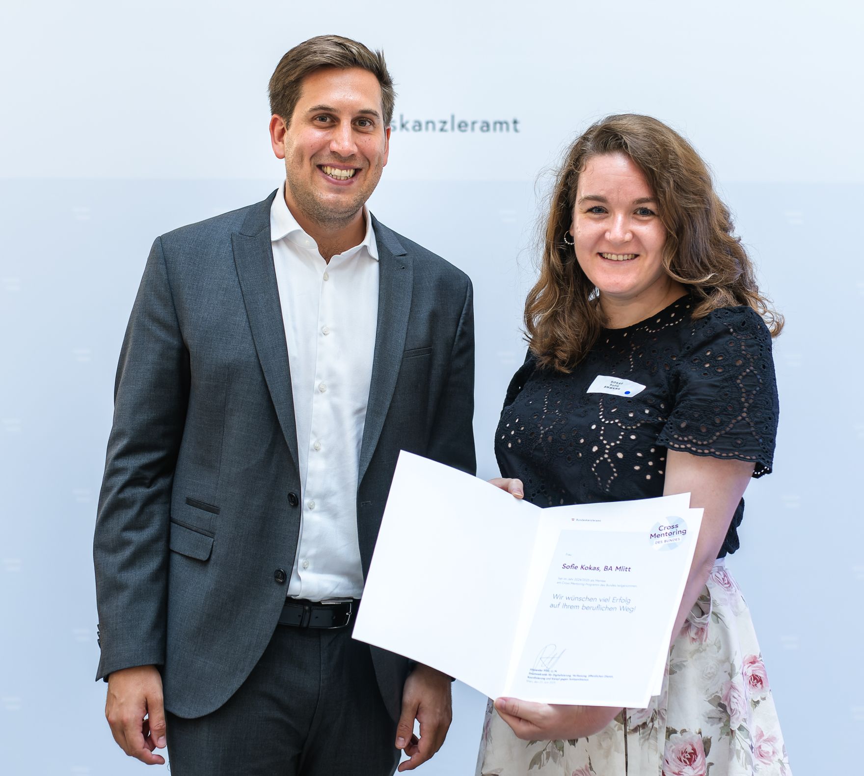 Am 23. Juni 2025 nahm Staatssekret&auml;r Alexander Pr&ouml;ll (l.) an der Abschlussveranstaltung des &bdquo;Cross Mentoring" Programms Jahrgang 2024/25 teil.