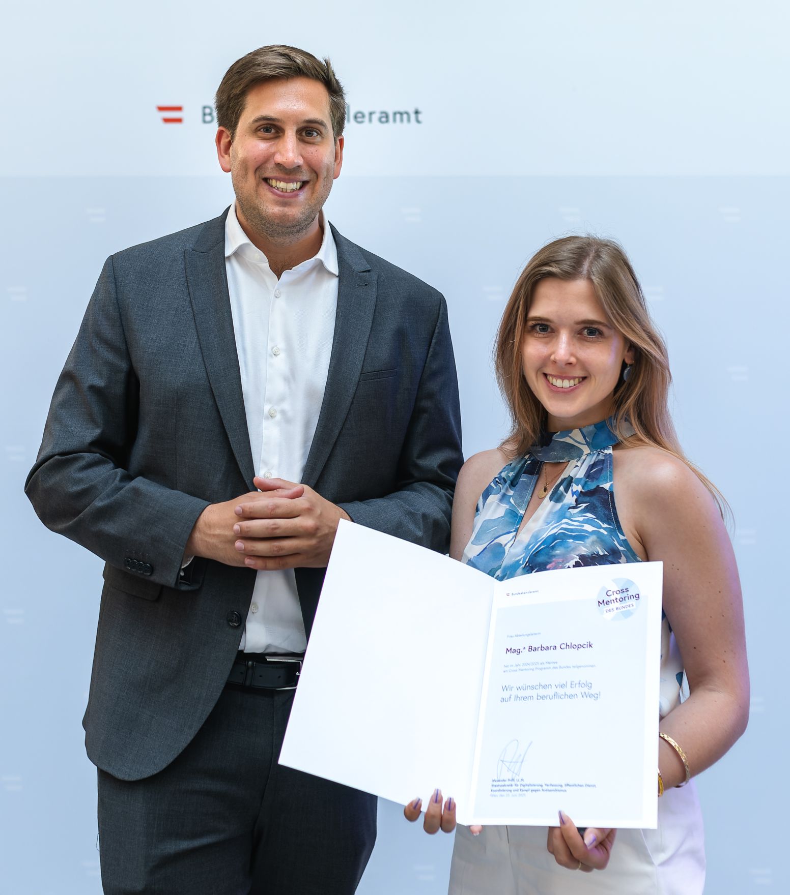 Am 23. Juni 2025 nahm Staatssekret&auml;r Alexander Pr&ouml;ll (l.) an der Abschlussveranstaltung des &bdquo;Cross Mentoring" Programms Jahrgang 2024/25 teil.