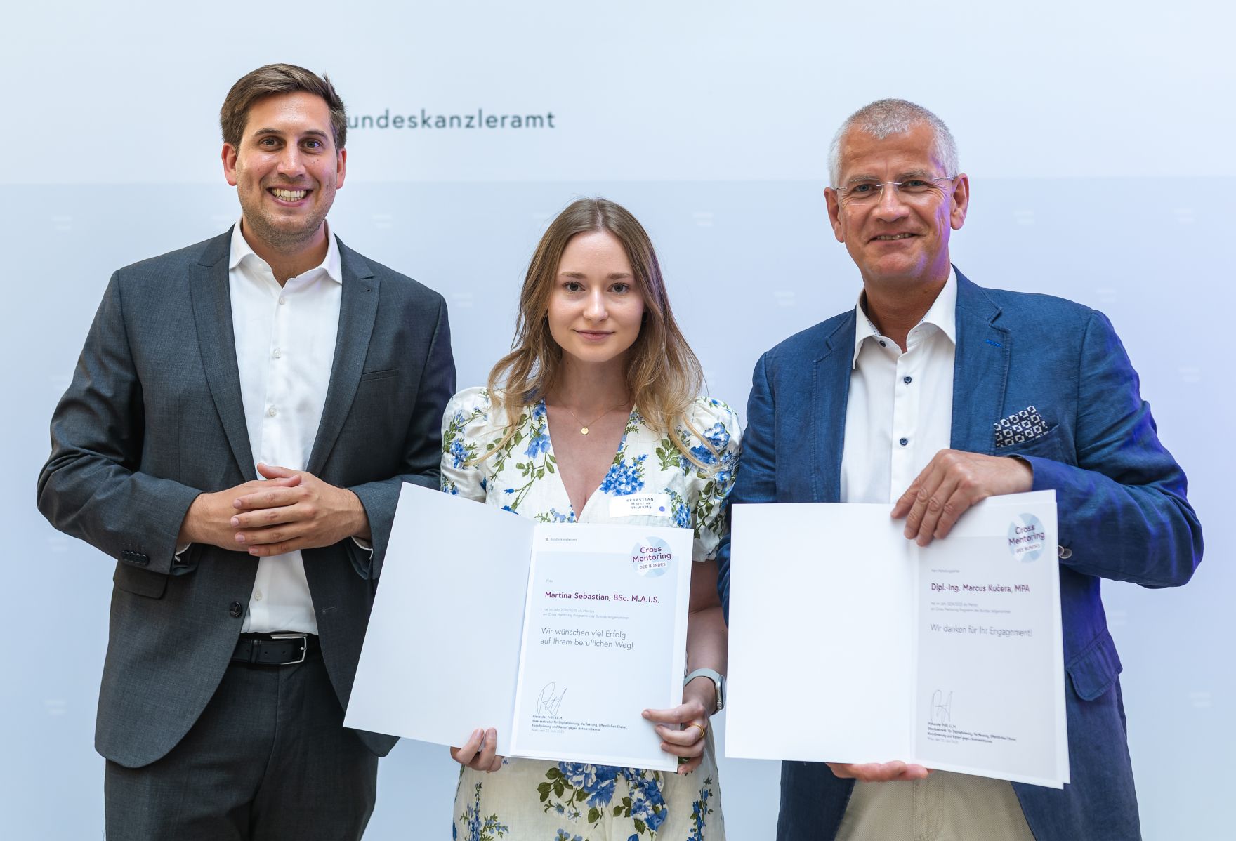 Am 23. Juni 2025 nahm Staatssekret&auml;r Alexander Pr&ouml;ll (l.) an der Abschlussveranstaltung des &bdquo;Cross Mentoring" Programms Jahrgang 2024/25 teil.