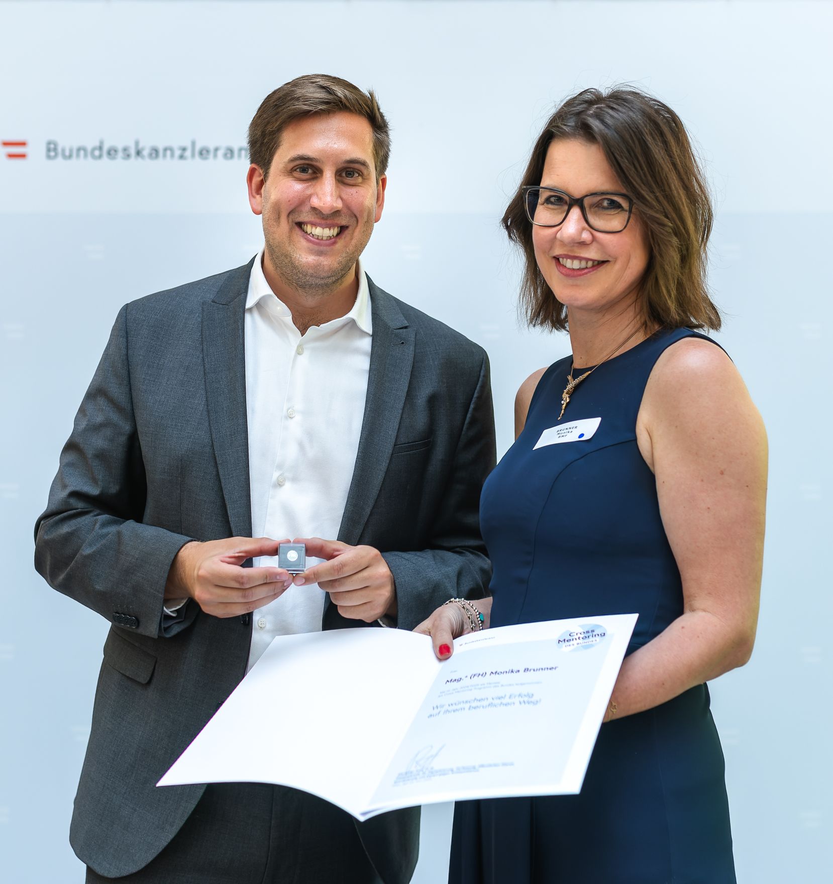 Am 23. Juni 2025 nahm Staatssekret&auml;r Alexander Pr&ouml;ll (l.) an der Abschlussveranstaltung des &bdquo;Cross Mentoring" Programms Jahrgang 2024/25 teil.