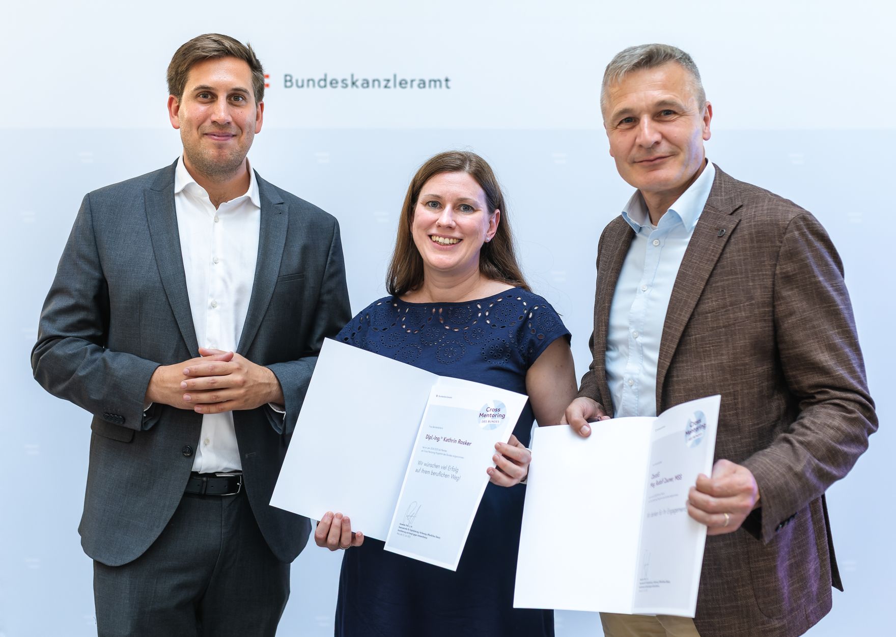 Am 23. Juni 2025 nahm Staatssekret&auml;r Alexander Pr&ouml;ll (l.) an der Abschlussveranstaltung des &bdquo;Cross Mentoring" Programms Jahrgang 2024/25 teil.
