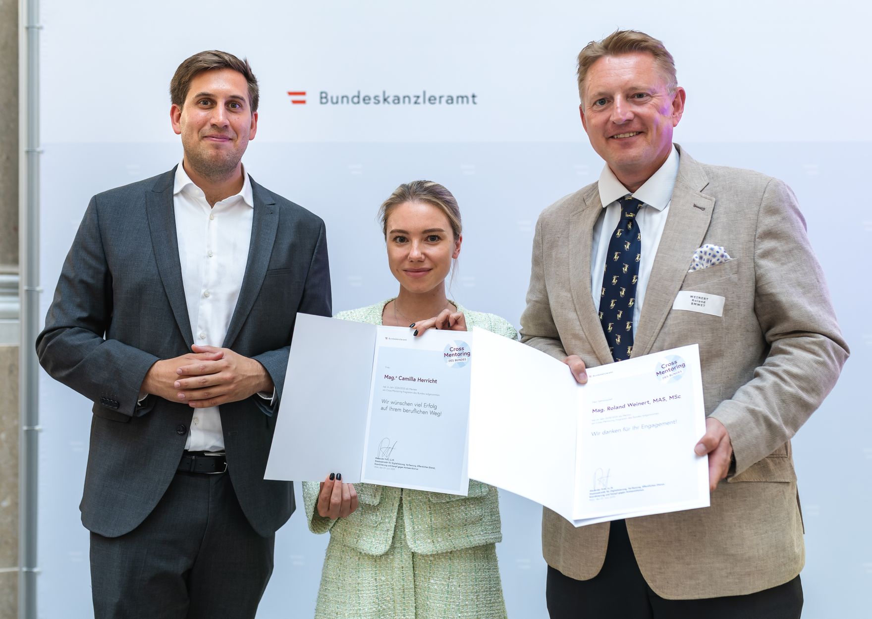 Am 23. Juni 2025 nahm Staatssekret&auml;r Alexander Pr&ouml;ll (l.) an der Abschlussveranstaltung des &bdquo;Cross Mentoring" Programms Jahrgang 2024/25 teil.