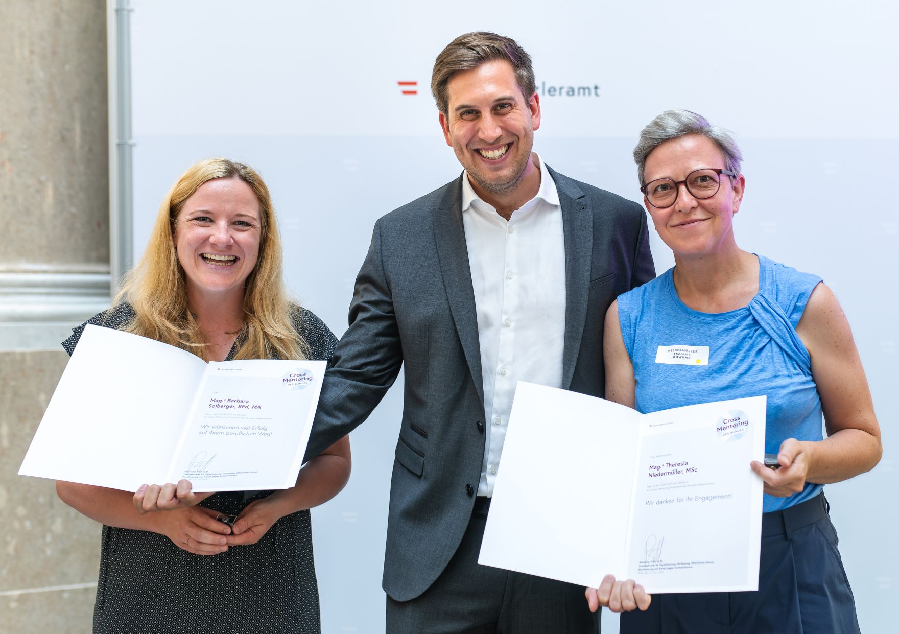 Am 23. Juni 2025 nahm Staatssekret&auml;r Alexander Pr&ouml;ll (m.) an der Abschlussveranstaltung des &bdquo;Cross Mentoring" Programms Jahrgang 2024/25 teil.