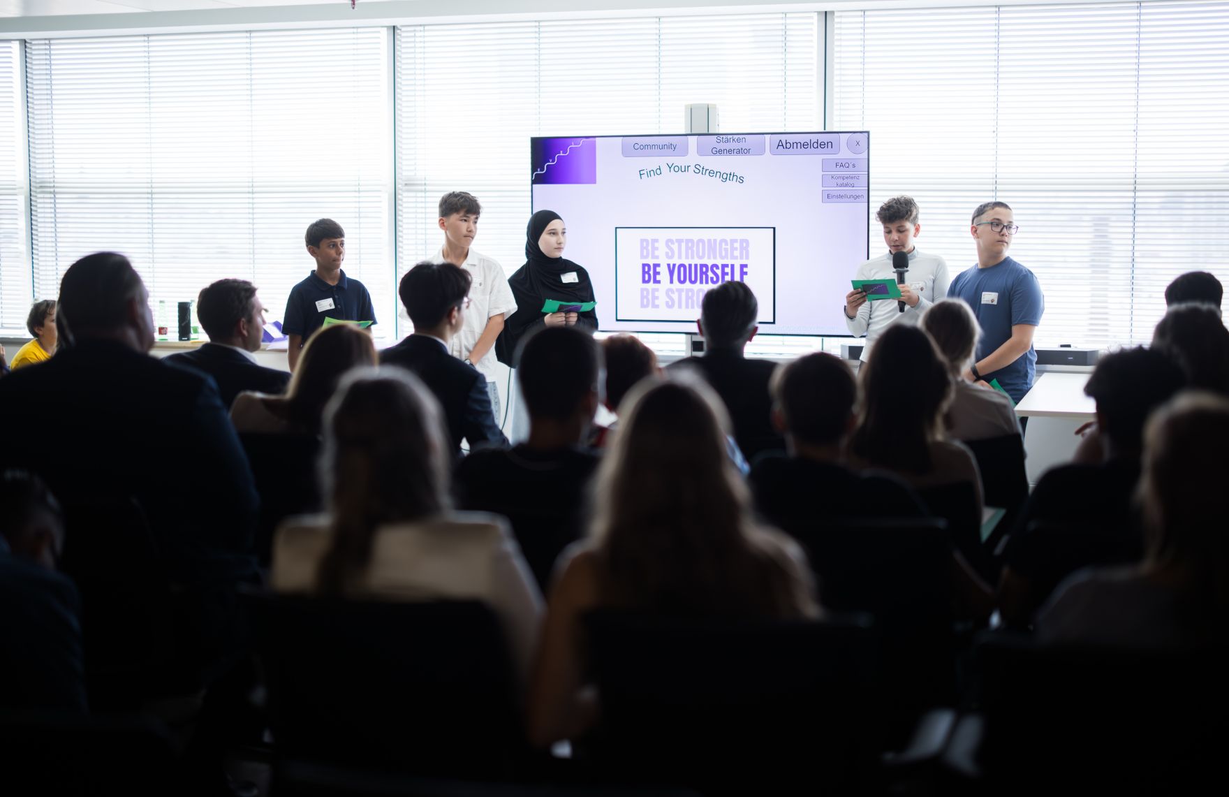 Am 24. Juni 2025 besuchte Staatssekret&auml;r Alexander Pr&ouml;ll die Samsung Electronics Austria GmbH in Wien.