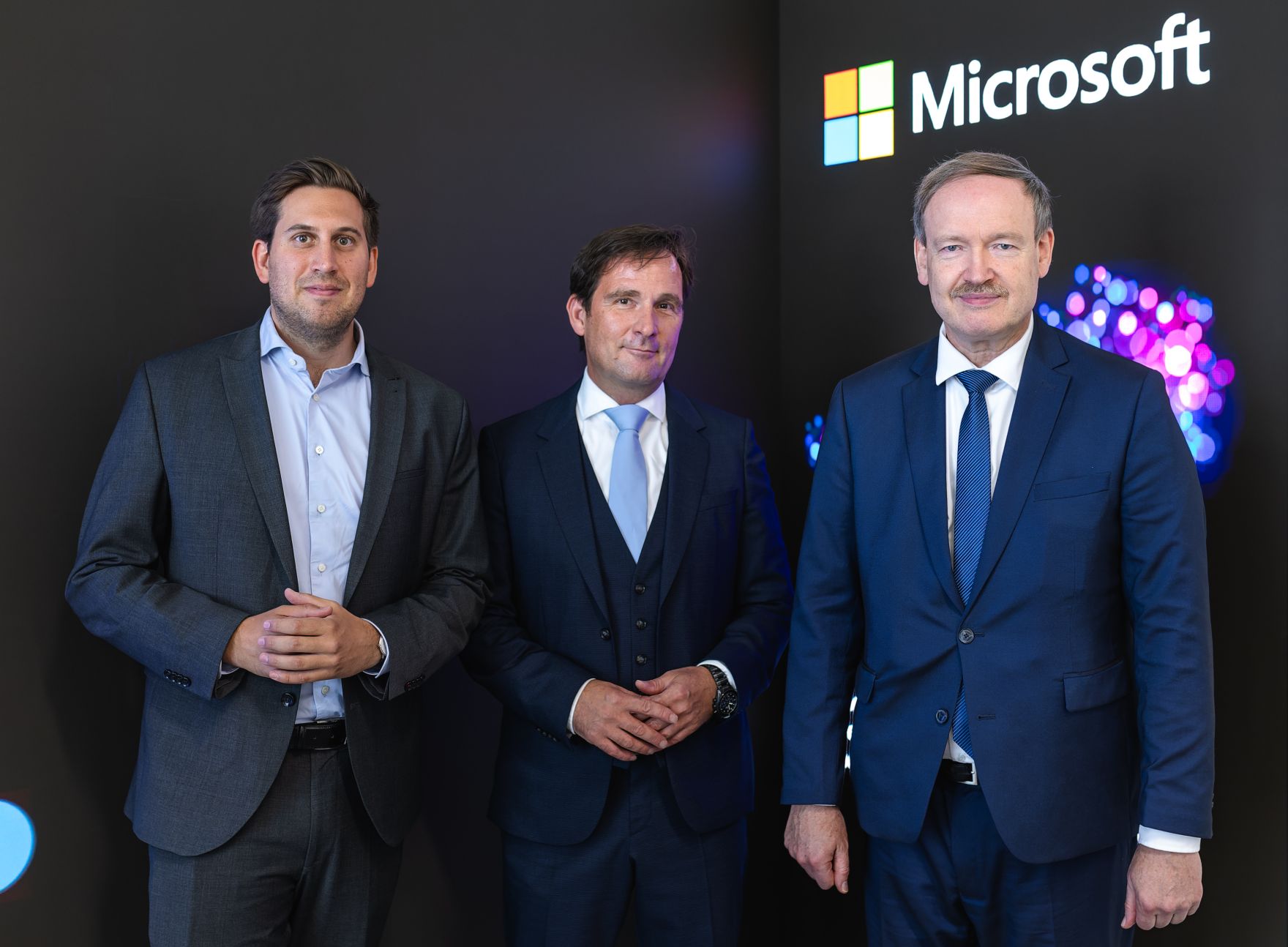 Am 30. Juni 2025 fand eine Pressekonferenz zum Thema &bdquo;Microsoft er&ouml;ffnet Rechenzentrumsregion in &Ouml;sterreich&ldquo; statt. Im Bild Staatssekret&auml;r Alexander Pr&ouml;ll (l.), Hermann Erlach (m.), General Manager von Microsoft &Ouml;sterreich und Florian Slezak (r.), Cloud Region Lead bei Microsoft &Ouml;sterreich.