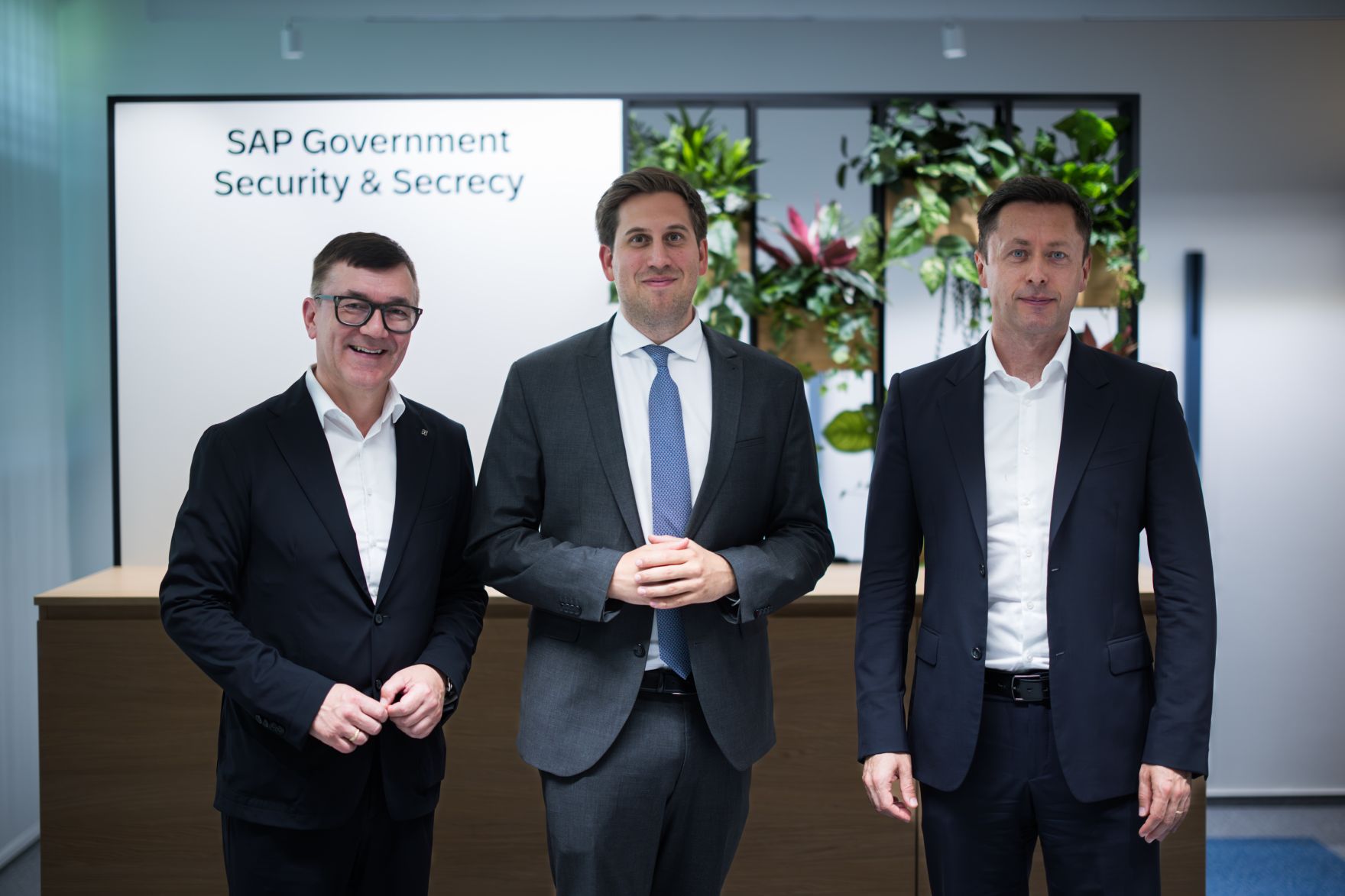 Am 1. Juli 2025 reiste Staatssekret&auml;r Alexander Pr&ouml;ll (im Bild) zu einem Arbeitsbesuch nach Deutschland. Im Bild beim Besuch des Softwareherstellers SAP Deutschland SE &amp; Co. KG.