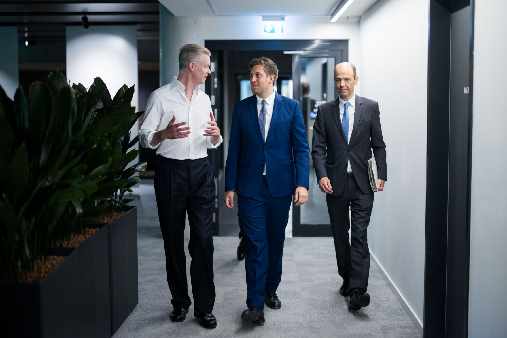 Am 1. Juli 2025 reiste Staatssekret&auml;r Alexander Pr&ouml;ll (m.) zu einem Arbeitsbesuch nach Deutschland. Im Bild beim Besuch des GovTech Campus Deutschland.