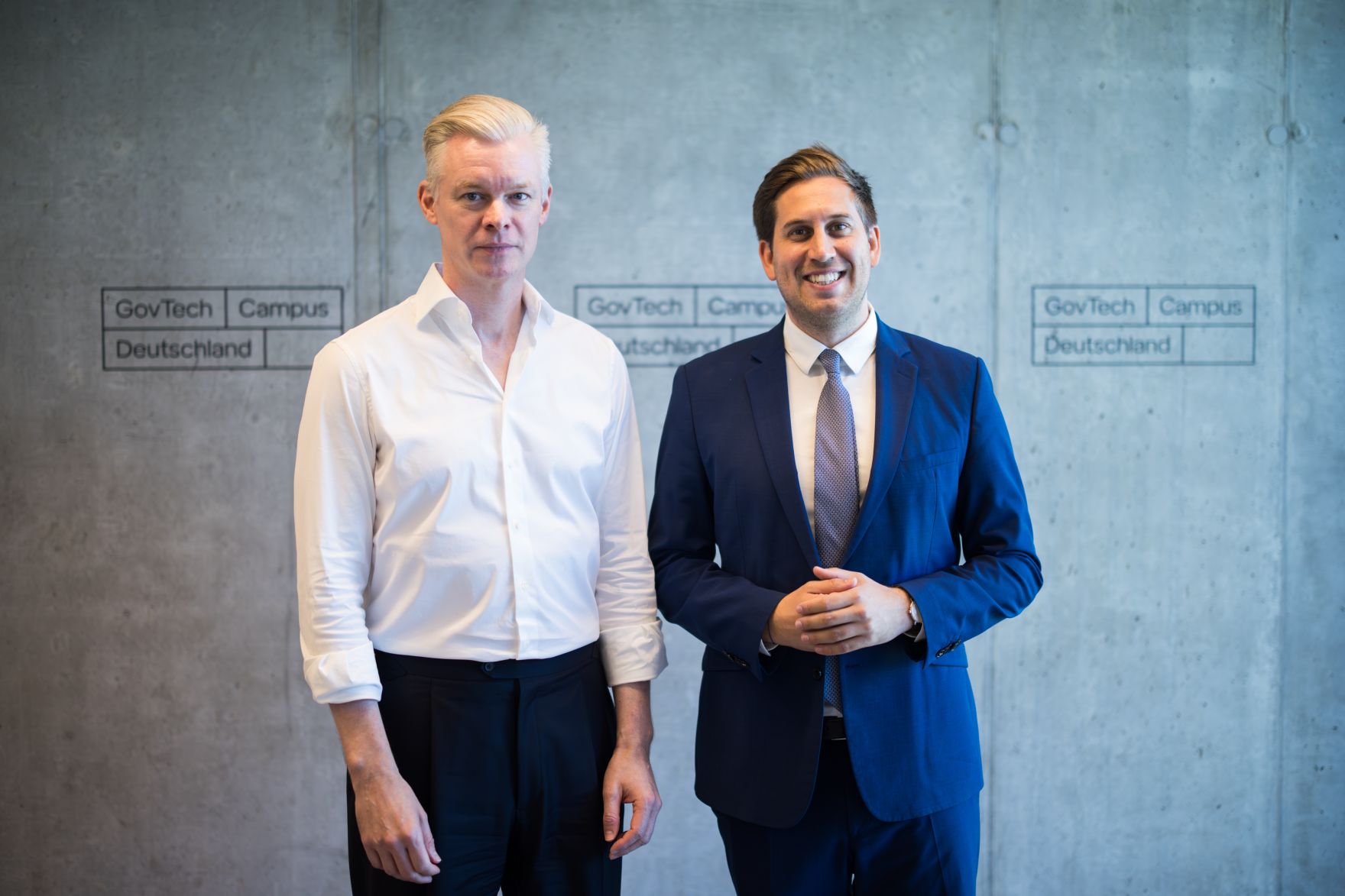 Am 1. Juli 2025 reiste Staatssekret&auml;r Alexander Pr&ouml;ll (r.) zu einem Arbeitsbesuch nach Deutschland. Im Bild mit Vorstand Lars Zimmermann (l.) beim Besuch des GovTech Campus Deutschland.