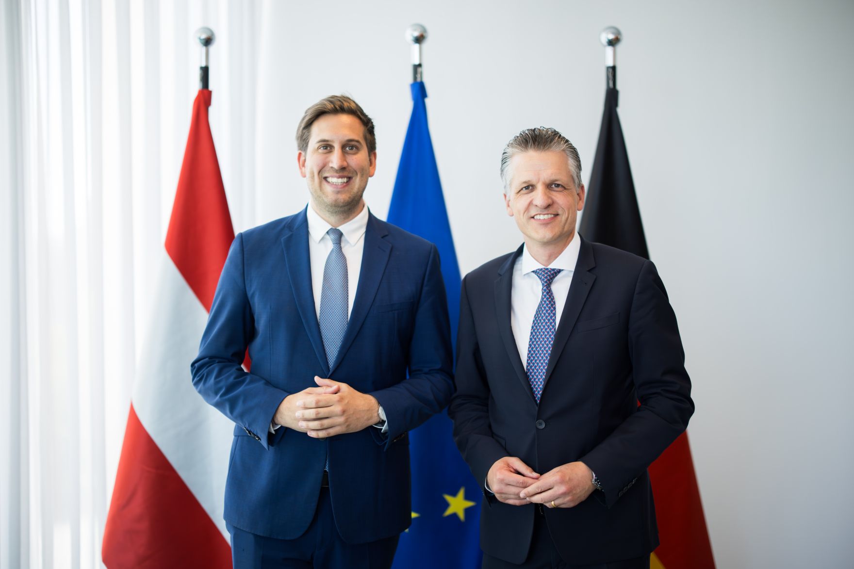Am 1. Juli 2025 reiste Staatssekret&auml;r Alexander Pr&ouml;ll (l.) zu einem Arbeitsbesuch nach Deutschland. Im Bild mit Thorsten Frei (r.), Bundesminister f&uuml;r besondere Aufgaben und Chef des Bundeskanzleramtes.