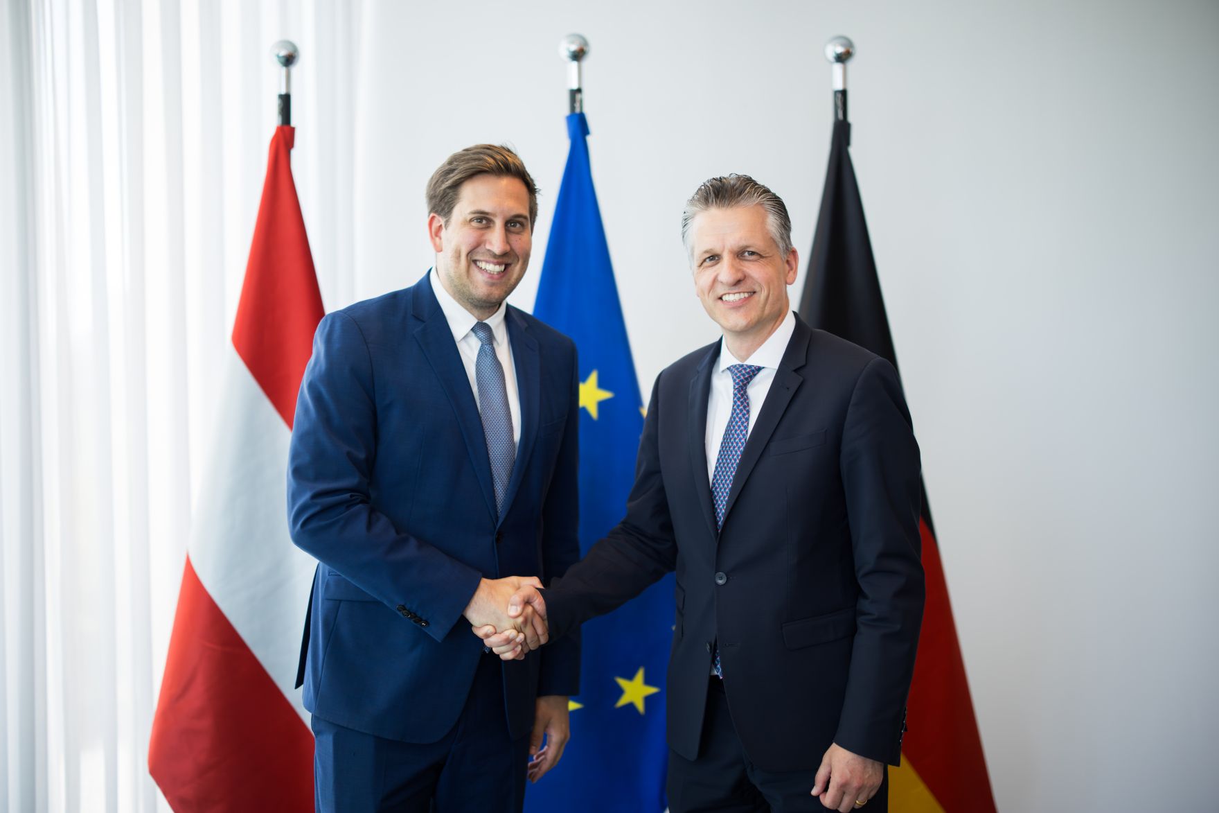 Am 1. Juli 2025 reiste Staatssekret&auml;r Alexander Pr&ouml;ll (l.) zu einem Arbeitsbesuch nach Deutschland. Im Bild mit Thorsten Frei (r.), Bundesminister f&uuml;r besondere Aufgaben und Chef des Bundeskanzleramtes.