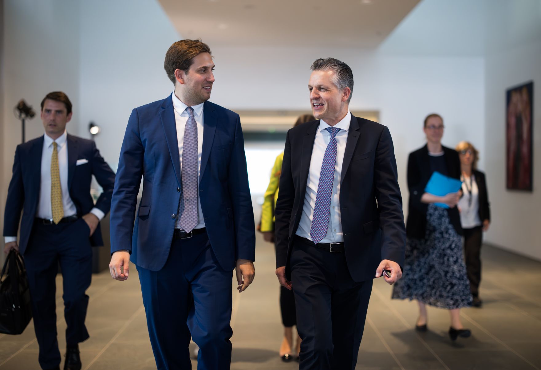 Am 1. Juli 2025 reiste Staatssekret&auml;r Alexander Pr&ouml;ll (l.) zu einem Arbeitsbesuch nach Deutschland. Im Bild mit Thorsten Frei (r.), Bundesminister f&uuml;r besondere Aufgaben und Chef des Bundeskanzleramtes.