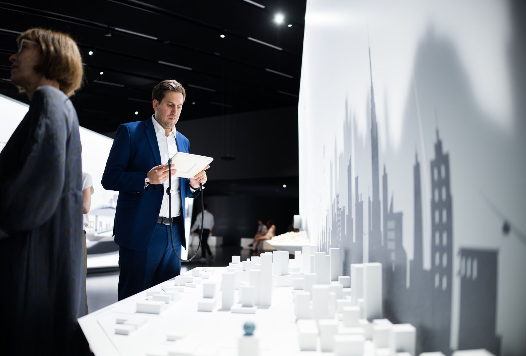 Am 1. Juli 2025 reiste Staatssekret&auml;r Alexander Pr&ouml;ll zu einem Arbeitsbesuch nach Deutschland. Im Bild beim Besuch des Futurium Museums.