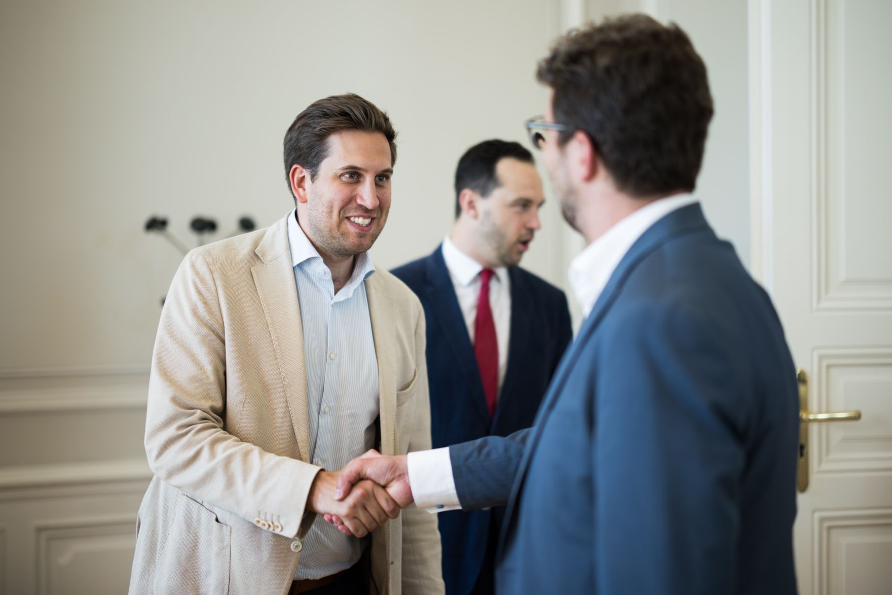 Am 3. Juli 2025 empfing Staatssekret&auml;r Alexander Pr&ouml;ll (l.) den Leiter vom Dokumentationsarchiv des &ouml;sterreichischen Widerstandes, Andreas Kranebitter (r.) zu einem Arbeitsgespr&auml;ch.