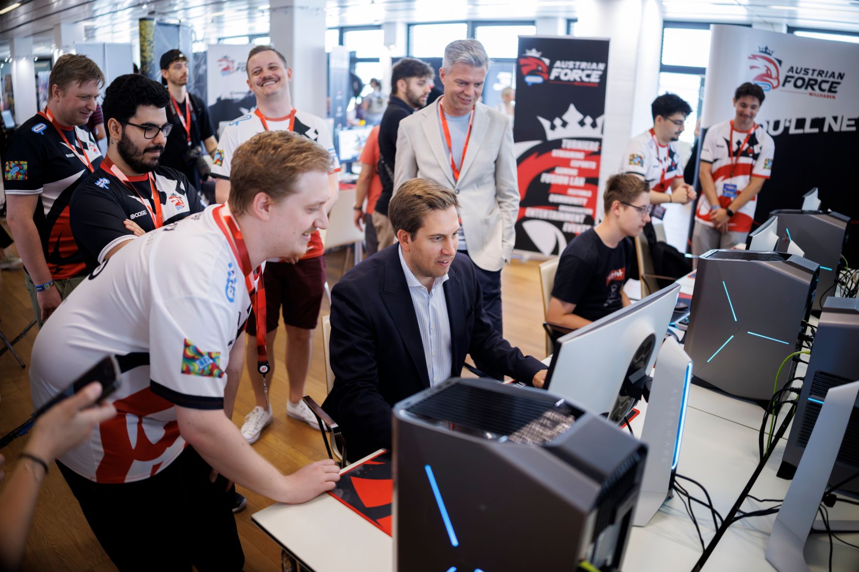 Am 5. Juli 2025 besuchte Staatssekret&auml;r Alexander Pr&ouml;ll das A1 ESport-Festival in Wien.