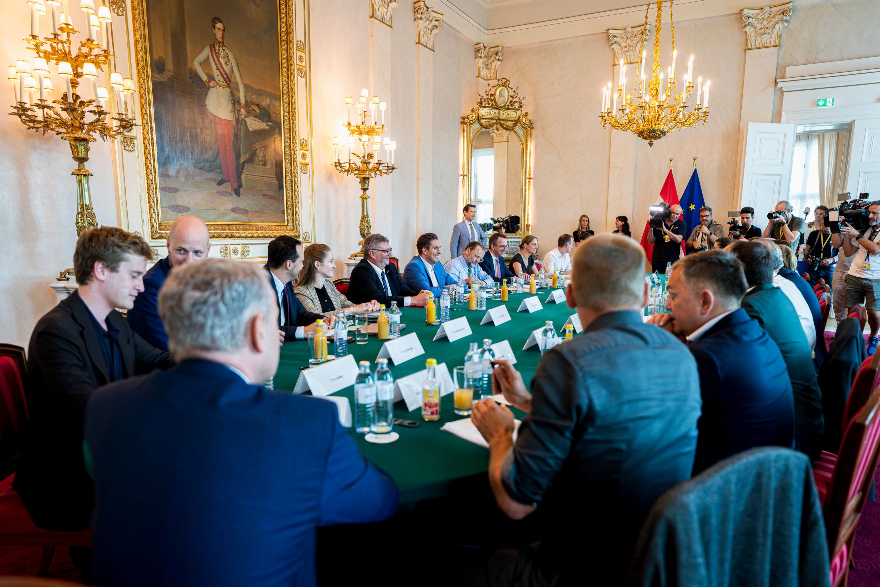 Am 21. Juli 2025 nahm Staatssekret&auml;r Alexander Pr&ouml;ll (m.) mit Staatssekret&auml;r J&ouml;rg Leichtfried (m.l.) und Staatssekret&auml;r Josef Schellhorn (m.r.) am ersten Reformpartnerschaftstreffen teil.