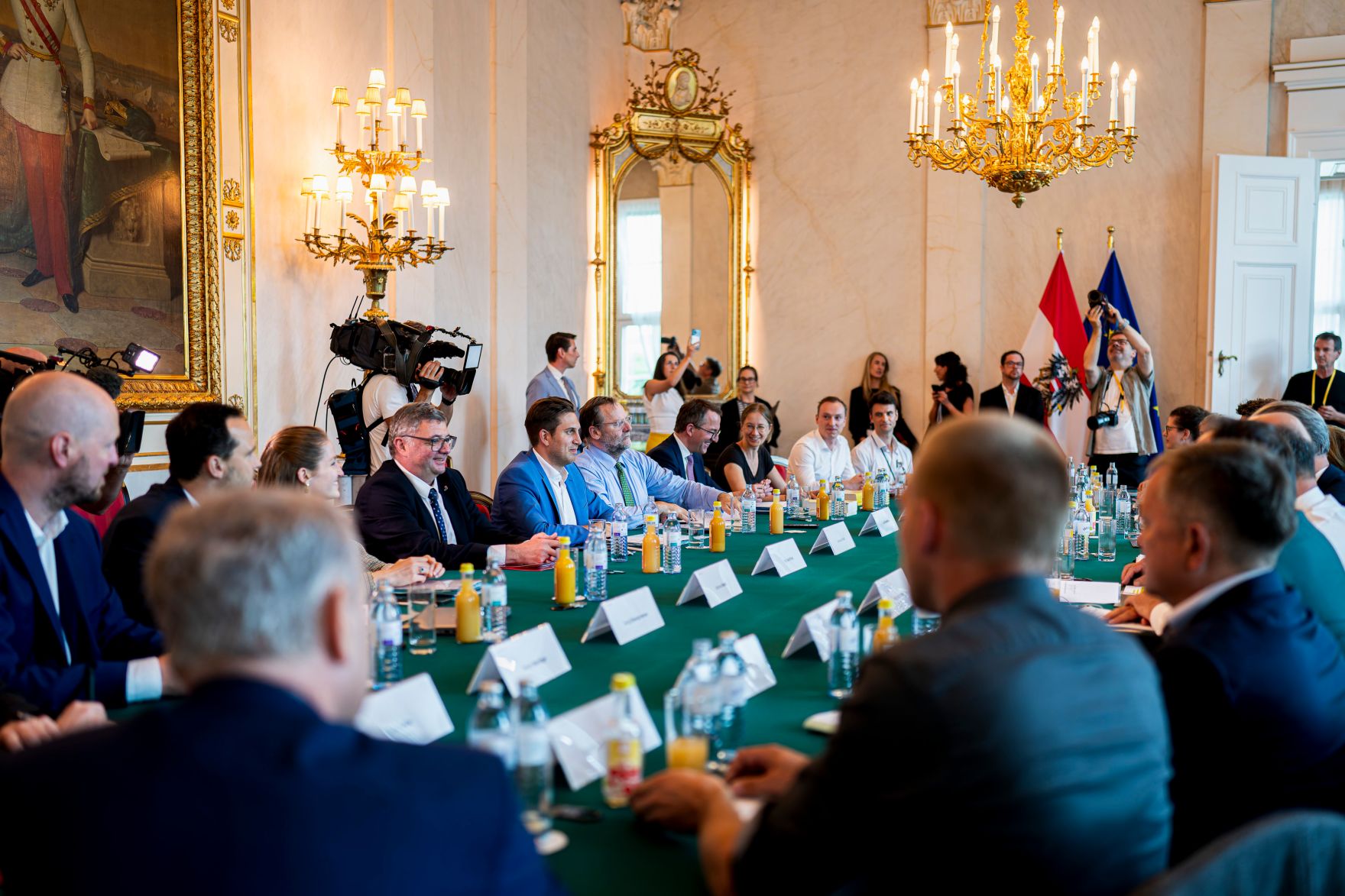 Am 21. Juli 2025 nahm Staatssekret&auml;r Alexander Pr&ouml;ll (m.) mit Staatssekret&auml;r J&ouml;rg Leichtfried (m.l.) und Staatssekret&auml;r Josef Schellhorn (m.r.) am ersten Reformpartnerschaftstreffen teil.