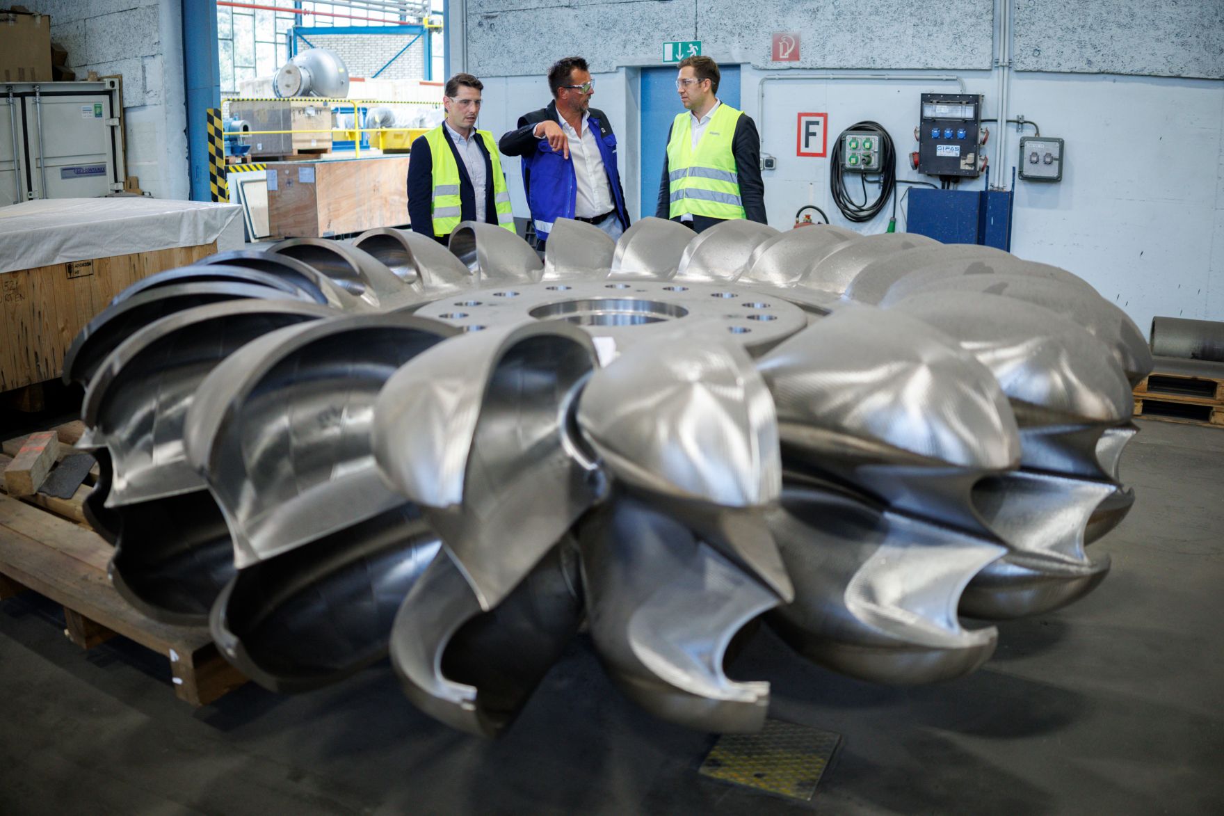 Am 30. Juli 2025 besuchte Staatssekret&auml;r Alexander Pr&ouml;ll (r.) im Rahmen der ID-Austria Servicetour in der Steiermark die Andritz AG bei Graz.