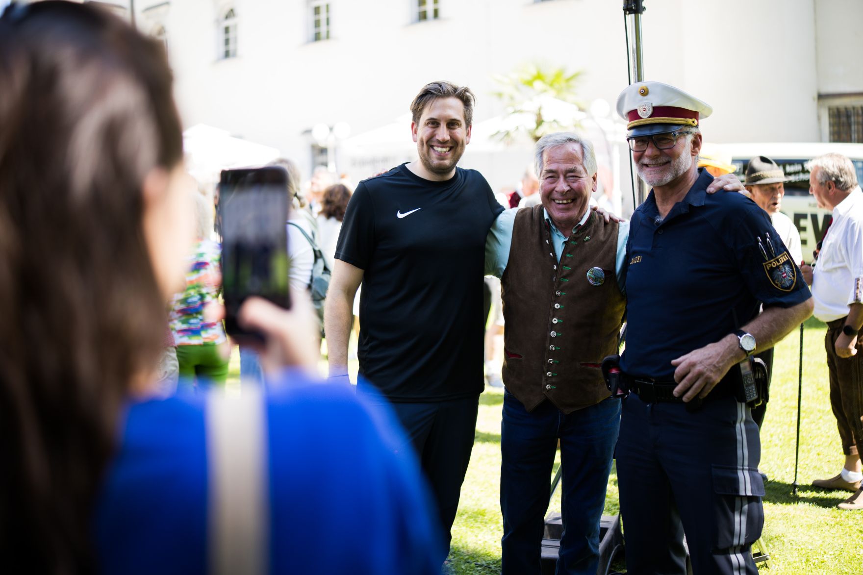 Am 8. August 2025 besuchte Staatssekret&auml;r Alexander Pr&ouml;ll (m.l.) im Rahmen der ID-Austria Servicetour in K&auml;rnten einen Seniorenwandertag in Spittal an der Drau.