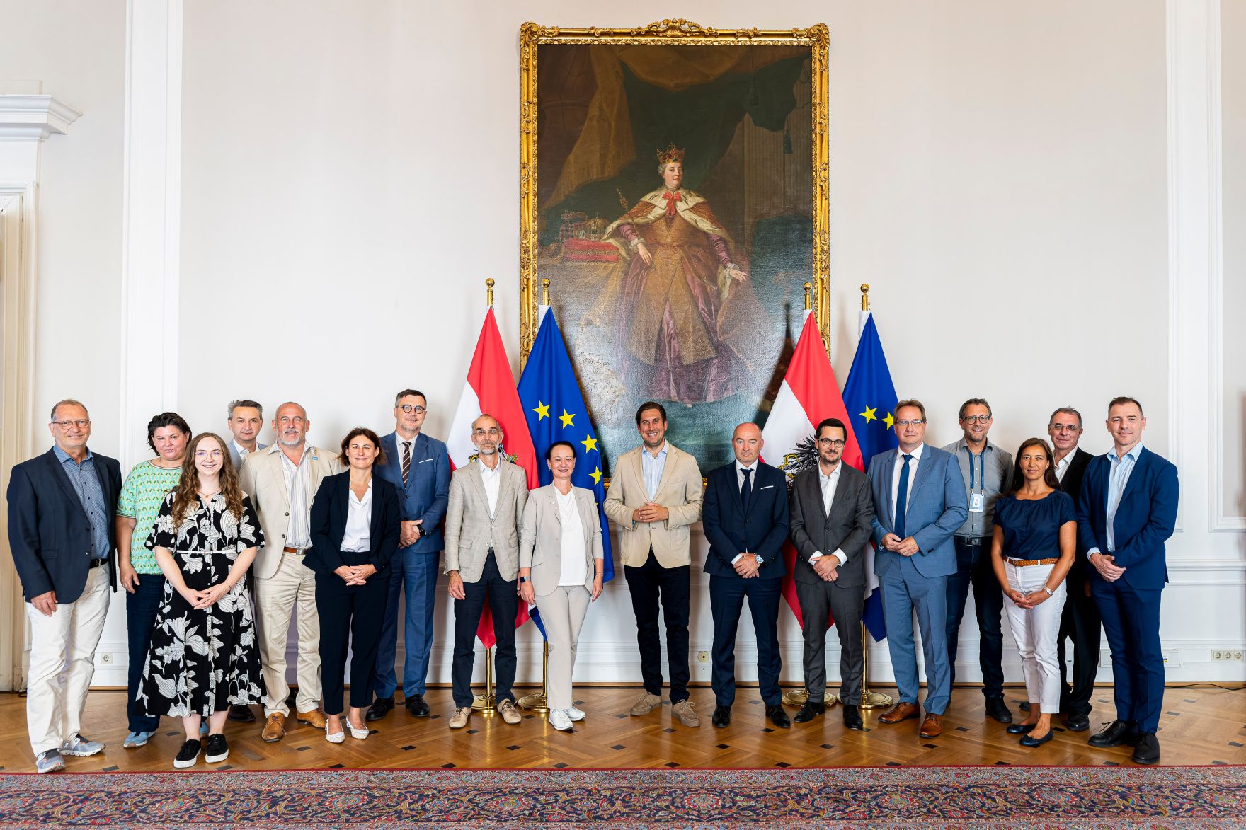 Am 11. August 2025 lud Staatssekret&auml;r Alexander Pr&ouml;ll (m.) zu einem Roundtable zum Thema Digitaler Souver&auml;nit&auml;t ins Bundeskanzleramt ein.